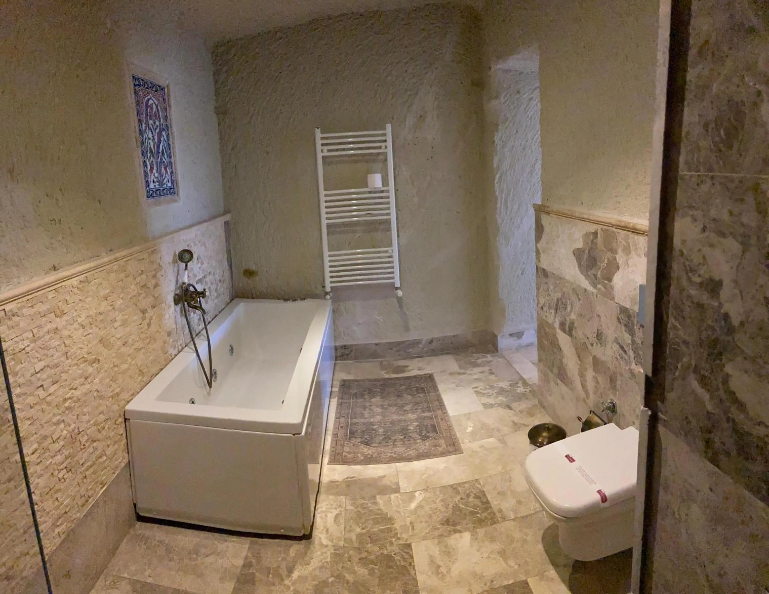 Bathroom in Seki Cave Hotel