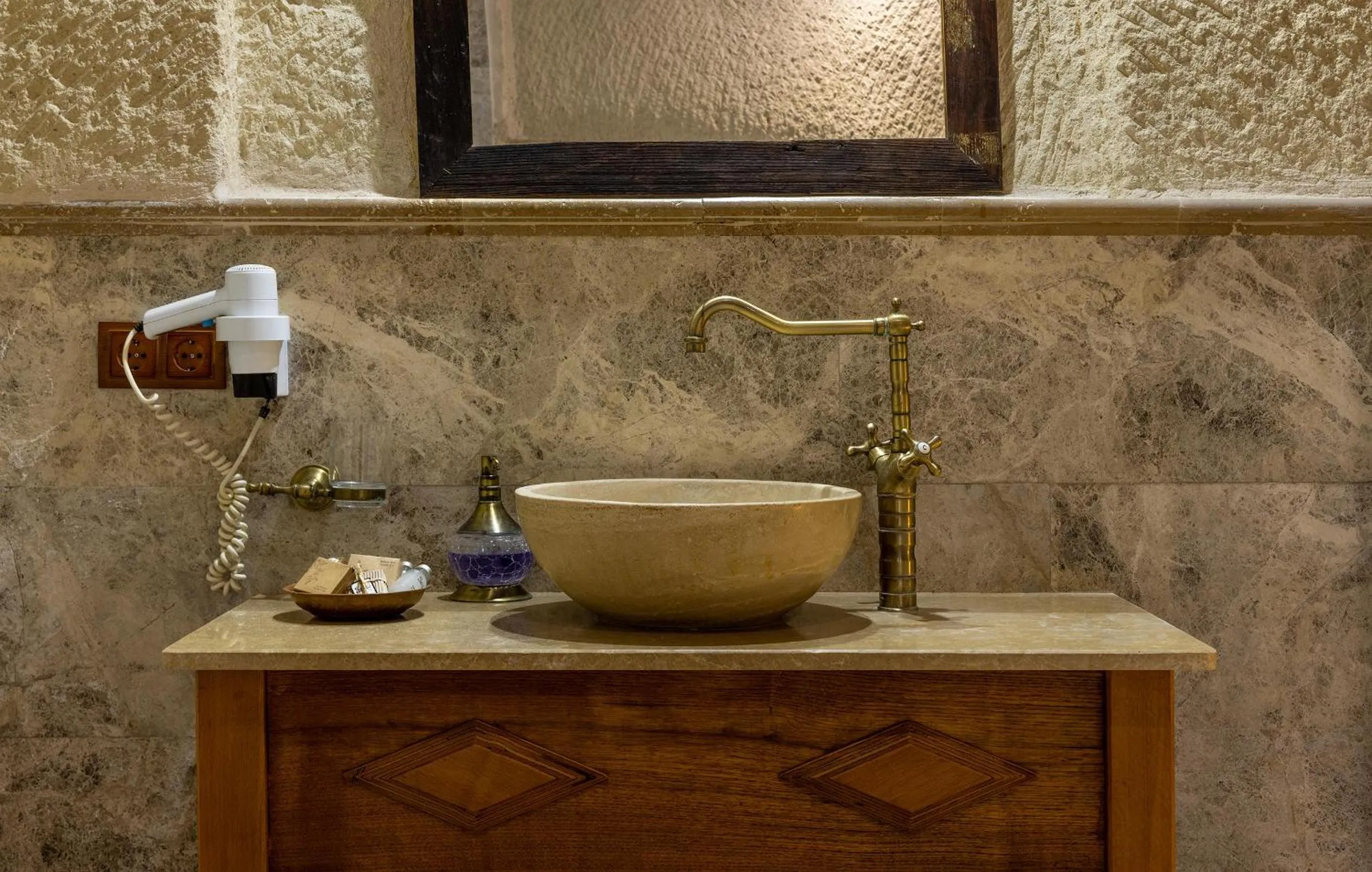 Bathroom in Seki Cave Hotel