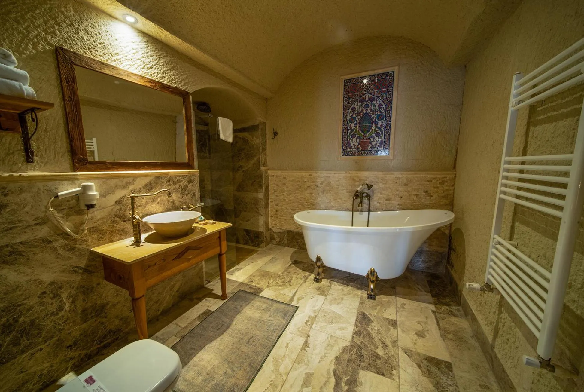 Shower in Seki Cave Hotel