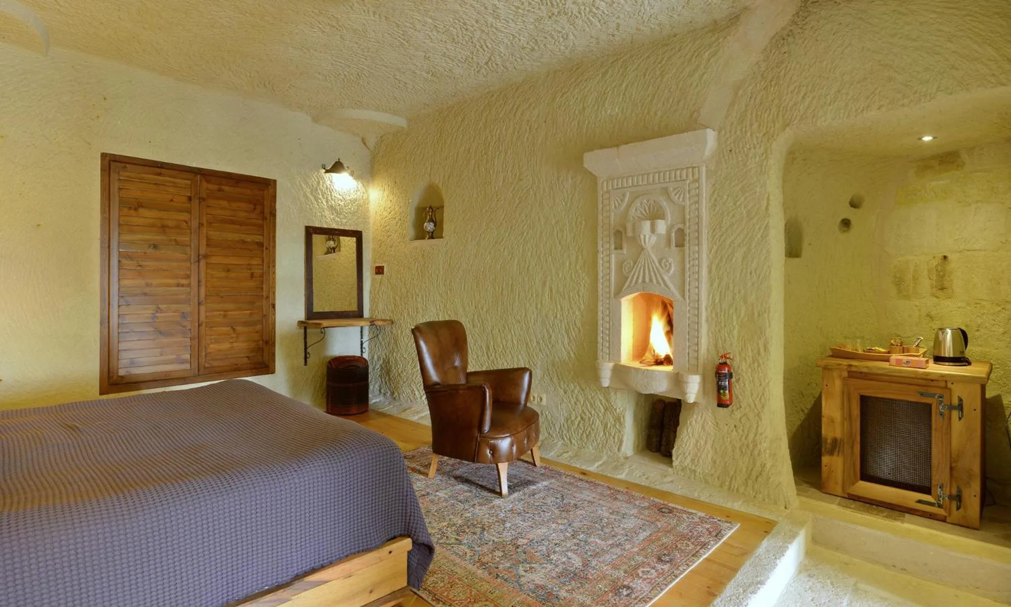 Bed in Seki Cave Hotel