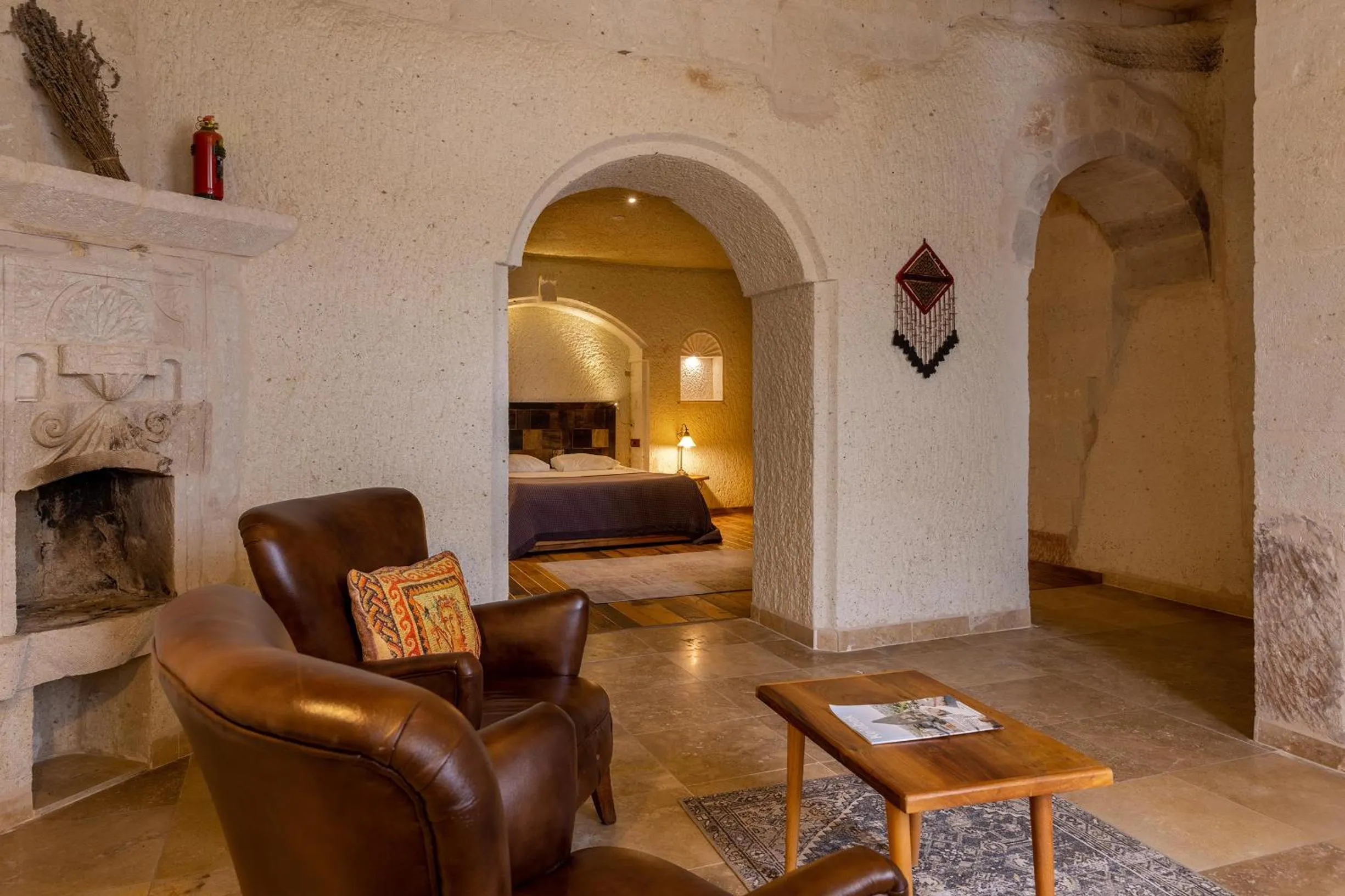Living room in Seki Cave Hotel
