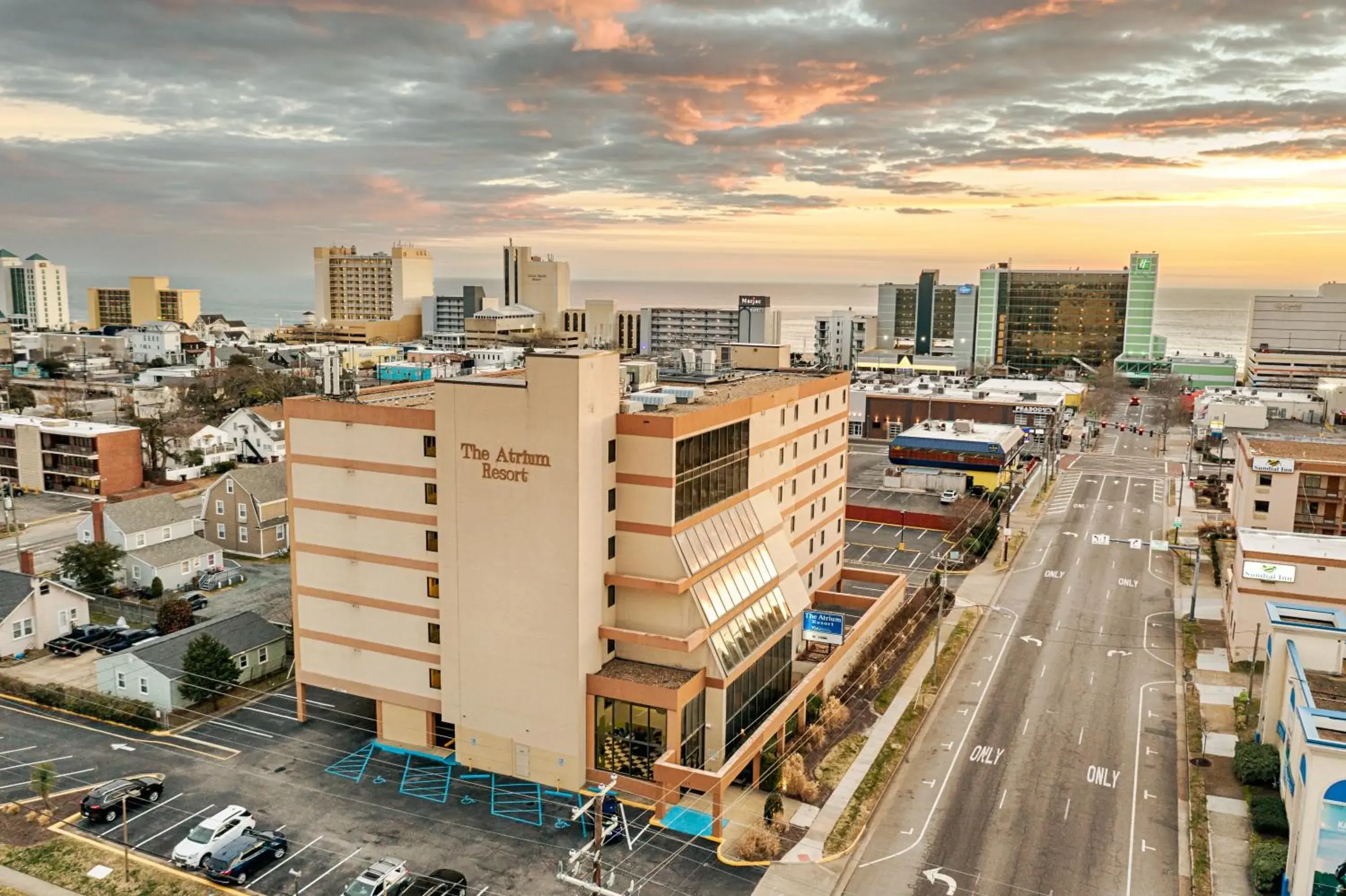 Property building in The Atrium Resort, Virginia Beach by Vacatia Property building in The Atrium Resort, Virginia Beach by Vacatia