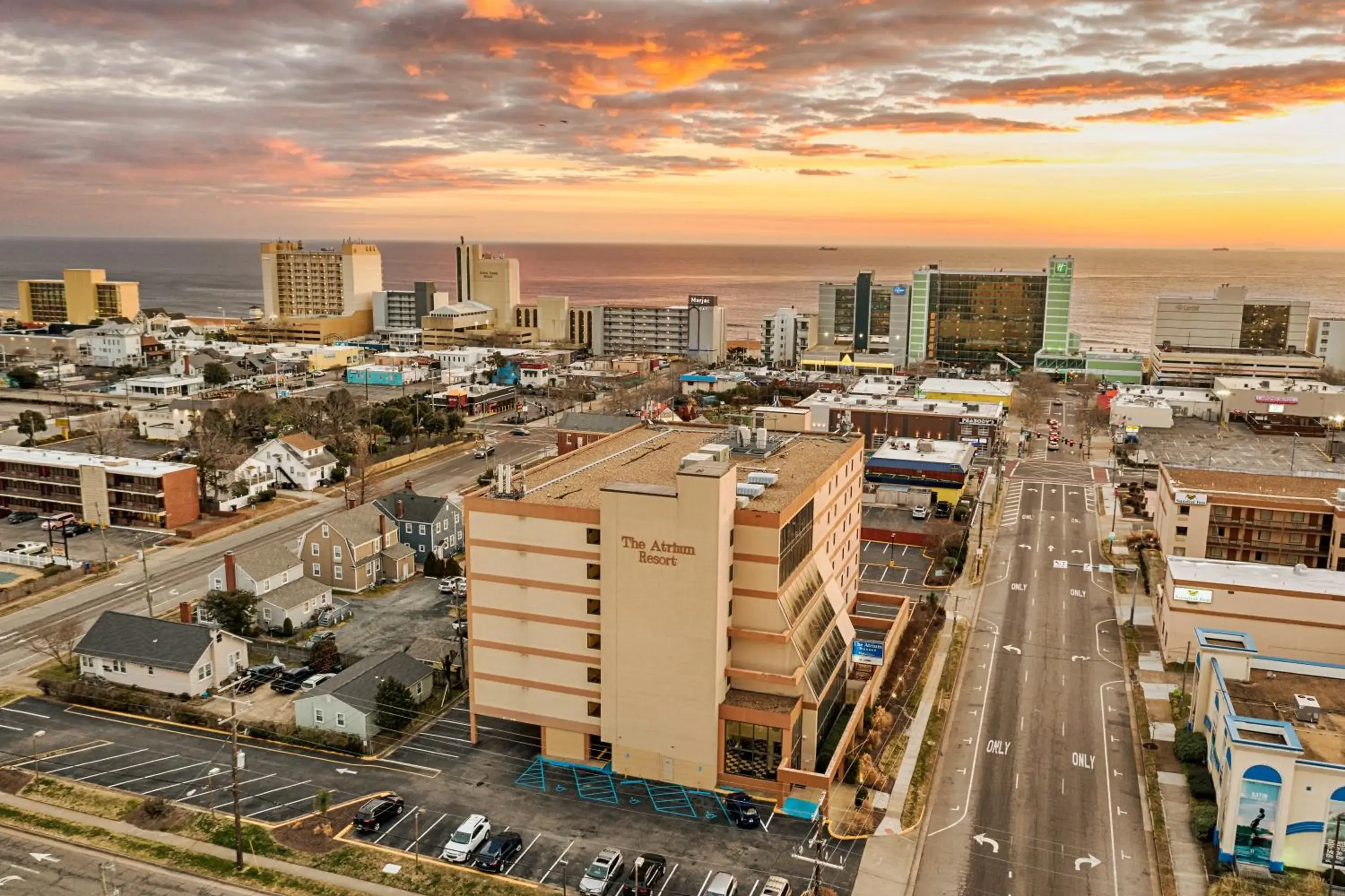 Property building in The Atrium Resort, Virginia Beach by Vacatia Property building in The Atrium Resort, Virginia Beach by Vacatia
