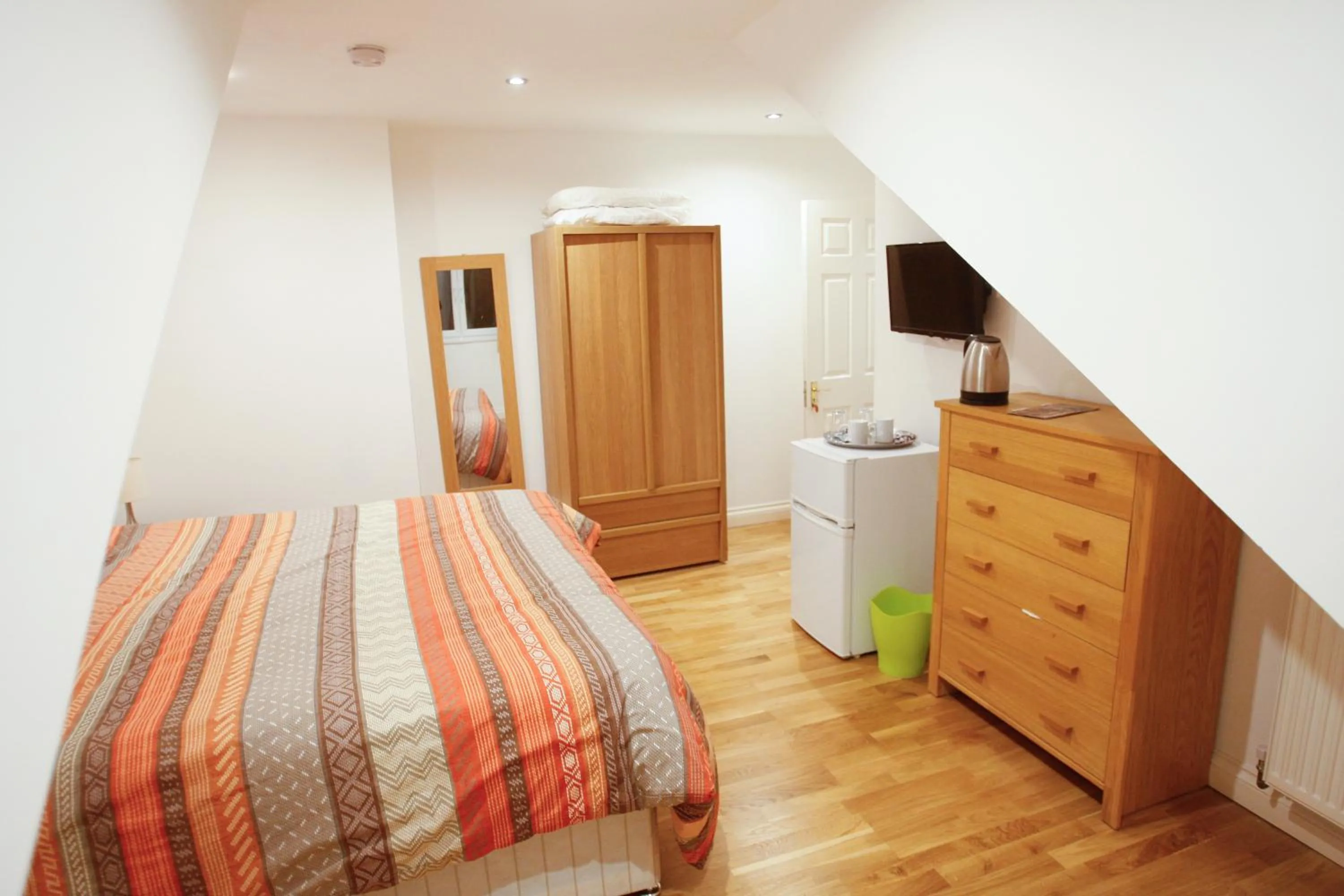Photo of the whole room, Bed in Homeside B&B