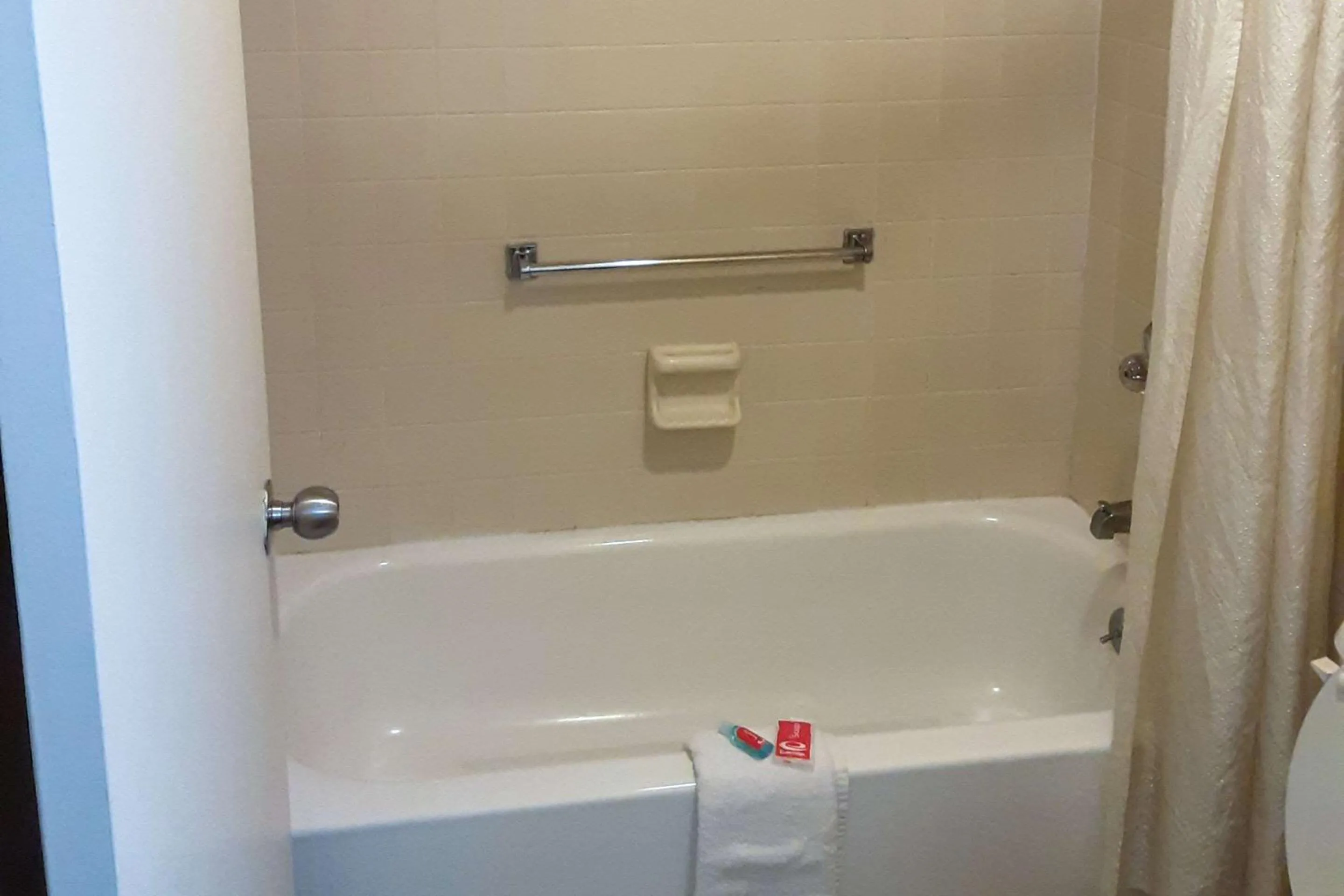 Bedroom in Econo Lodge Inn & Suites Griffin North