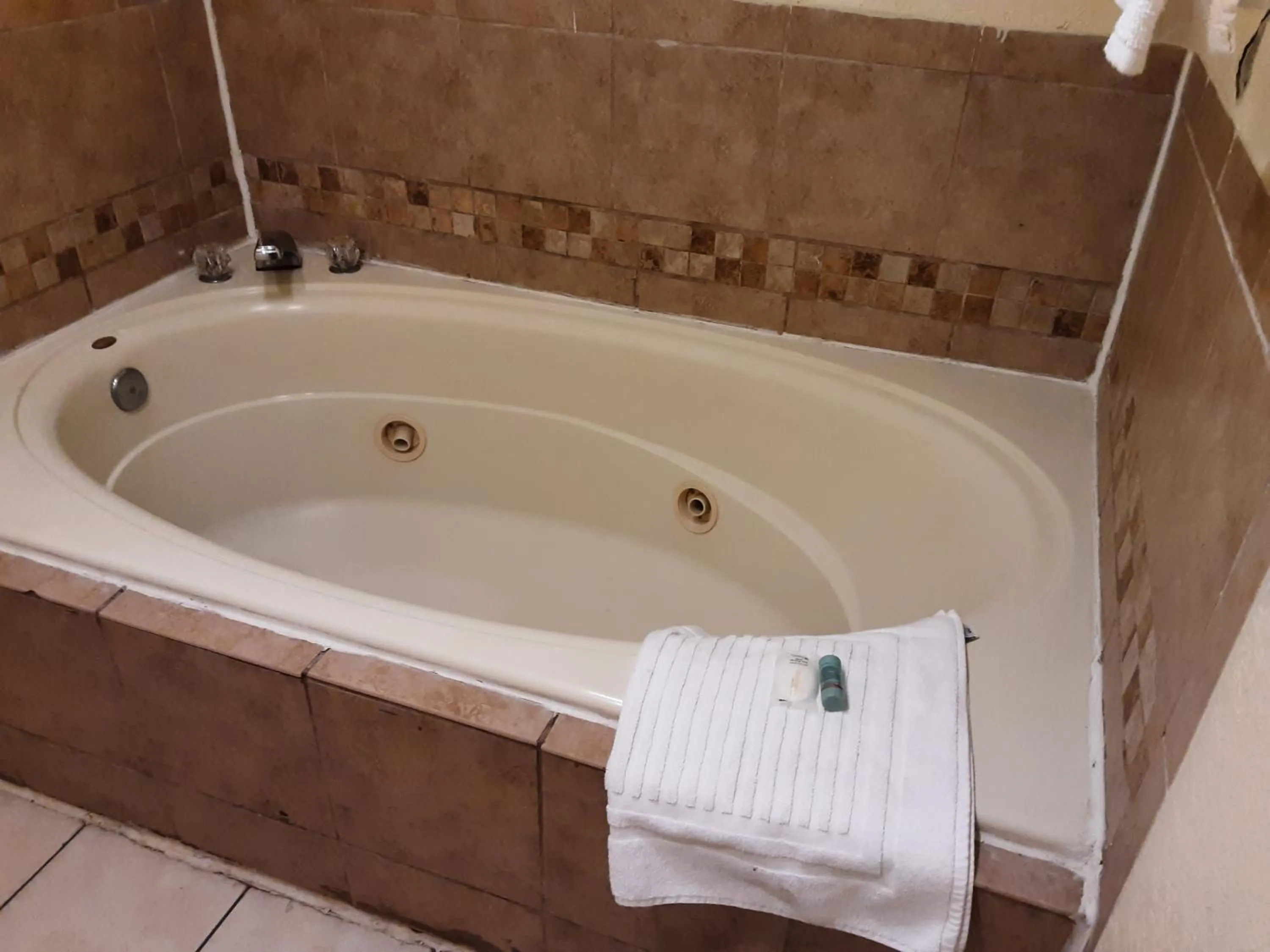 Econo Lodge Inn & Suites Griffin North