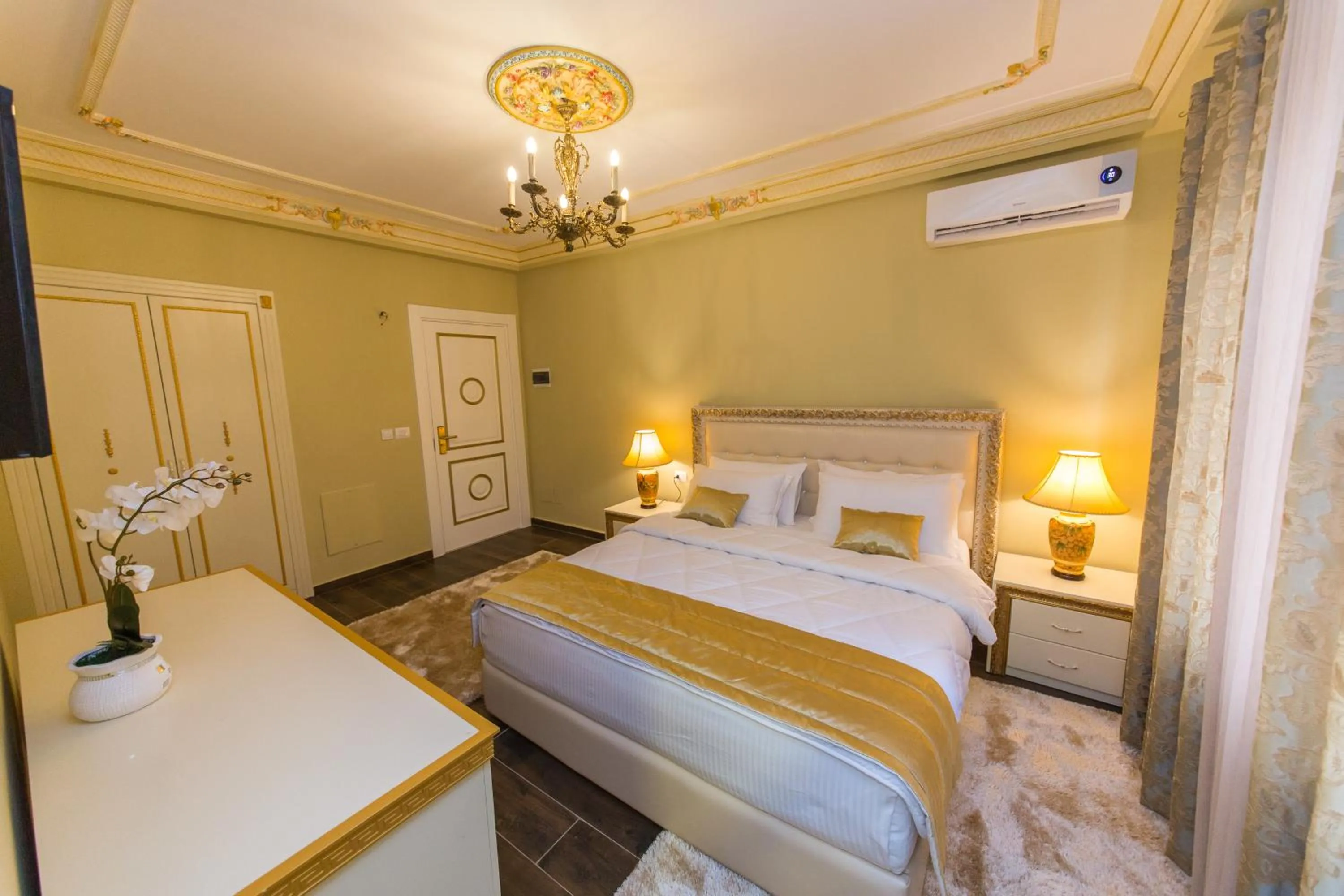 Bed in Hotel Empire Albania