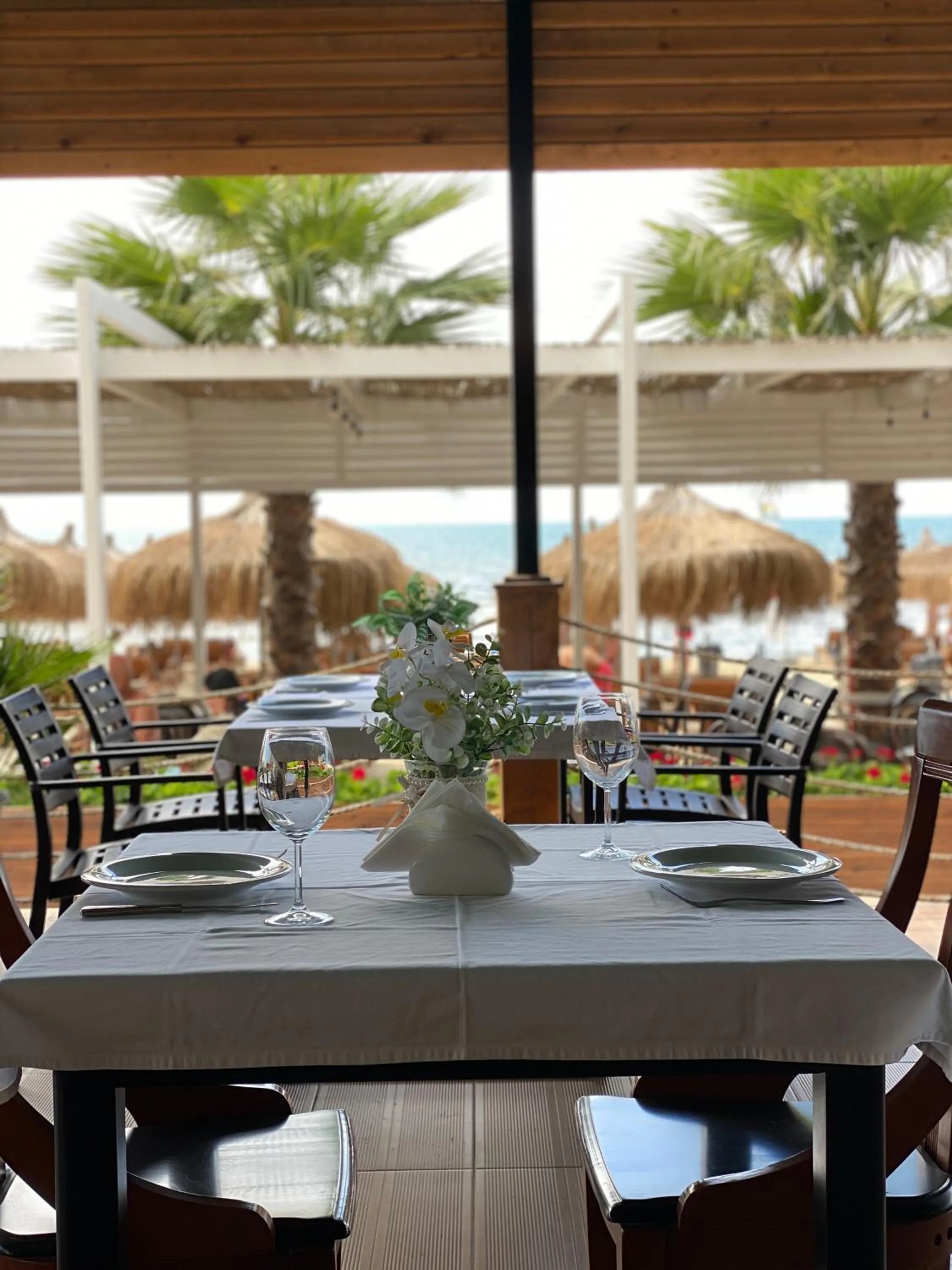 Restaurant/places to eat in Hotel Empire Albania