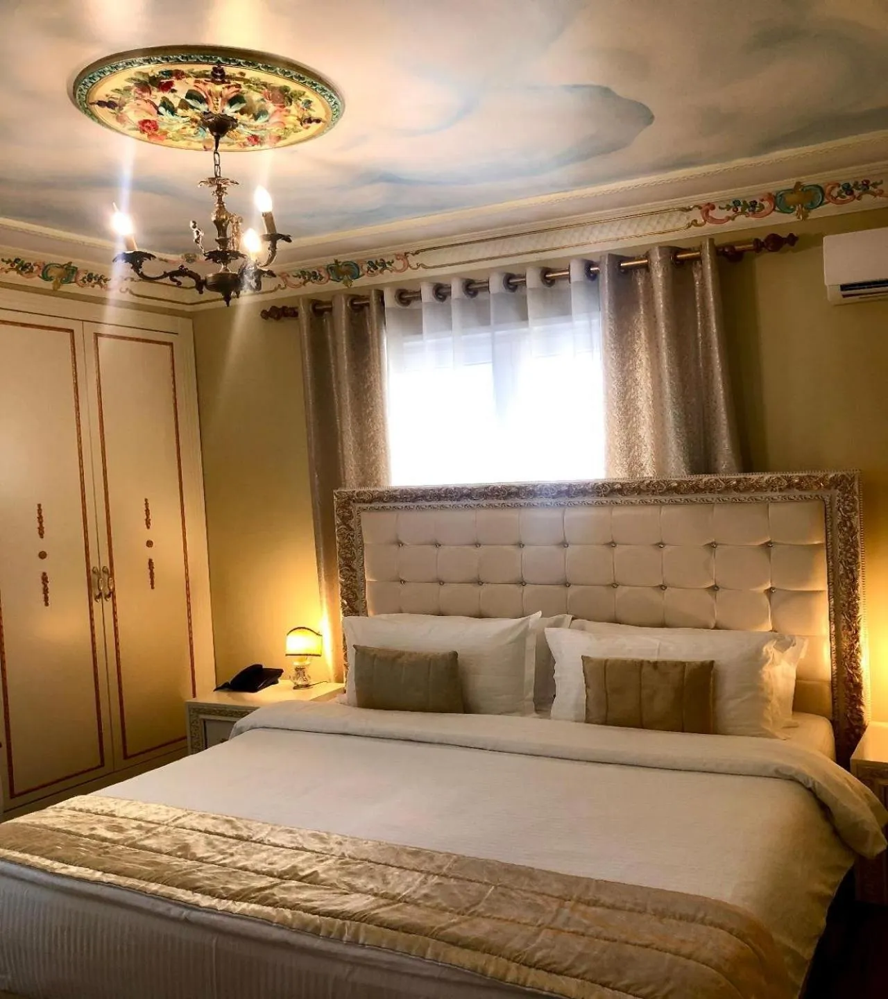 Bed in Hotel Empire Albania