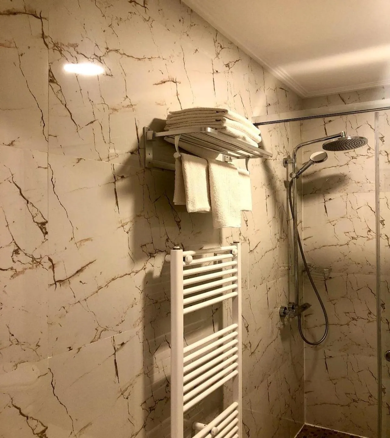Shower in Hotel Empire Albania