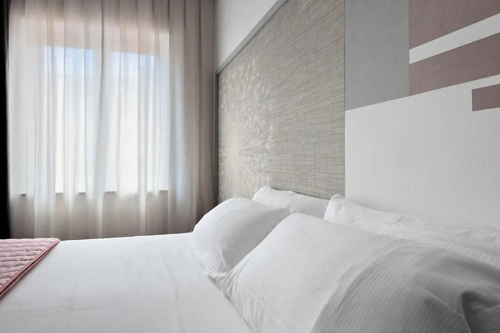 Bed in nautilus b&b suite design