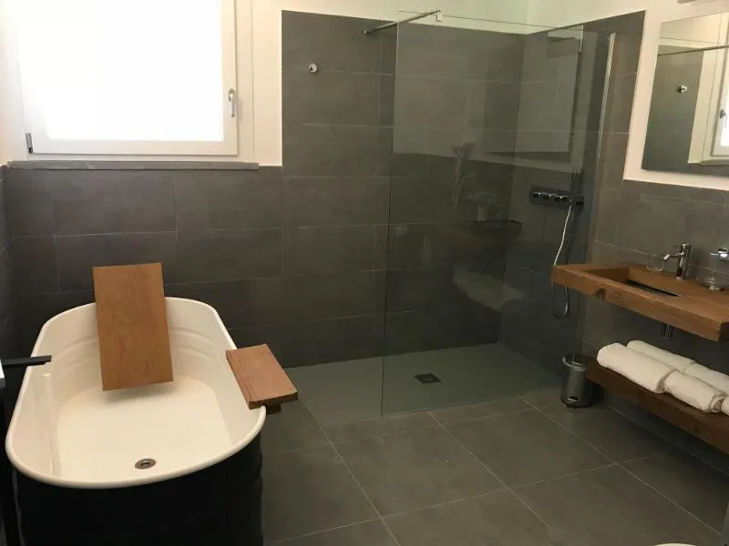 Shower in nautilus b&b suite design