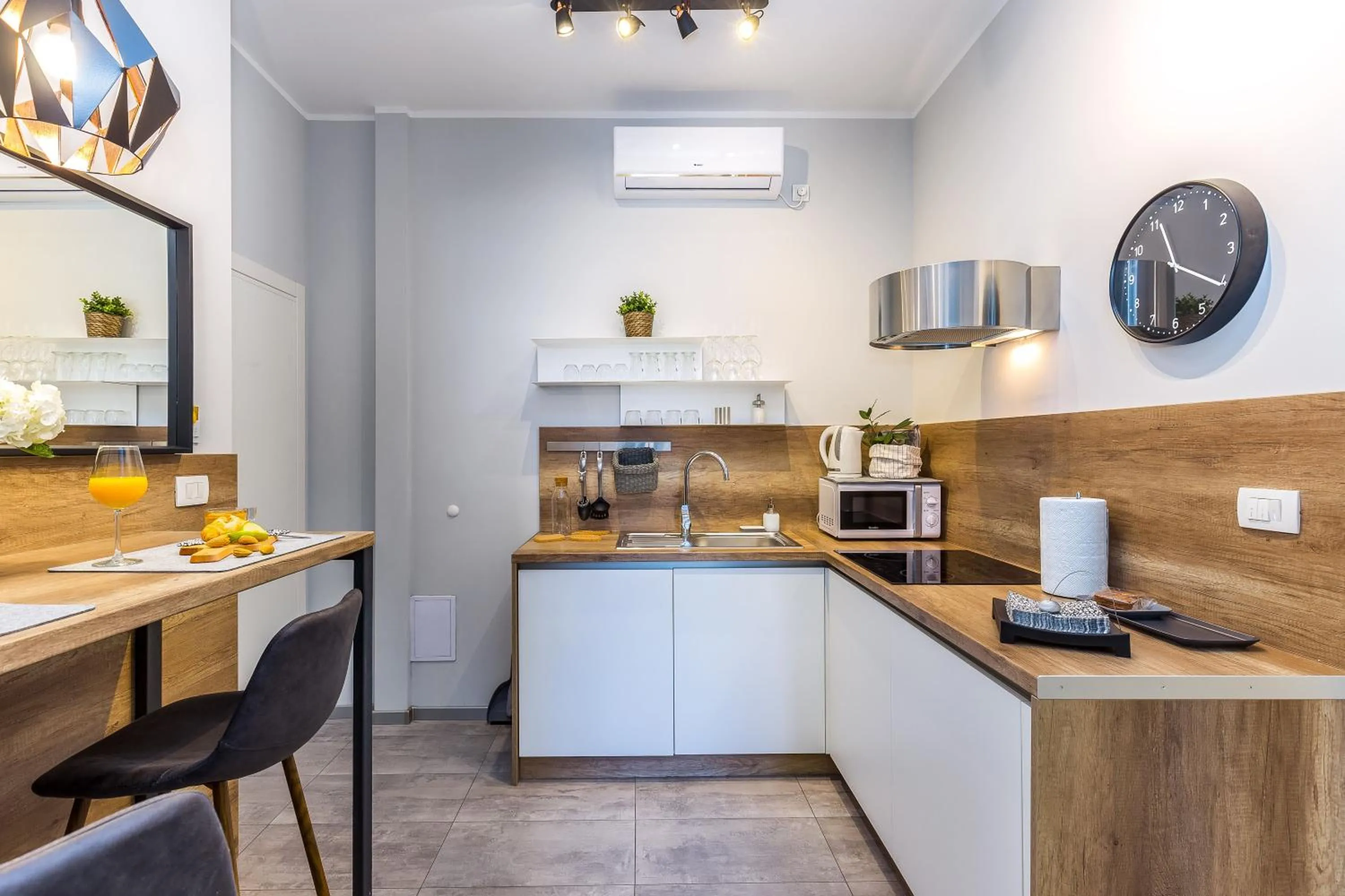 Kitchen or kitchenette in Number 1 Deluxe Apartments