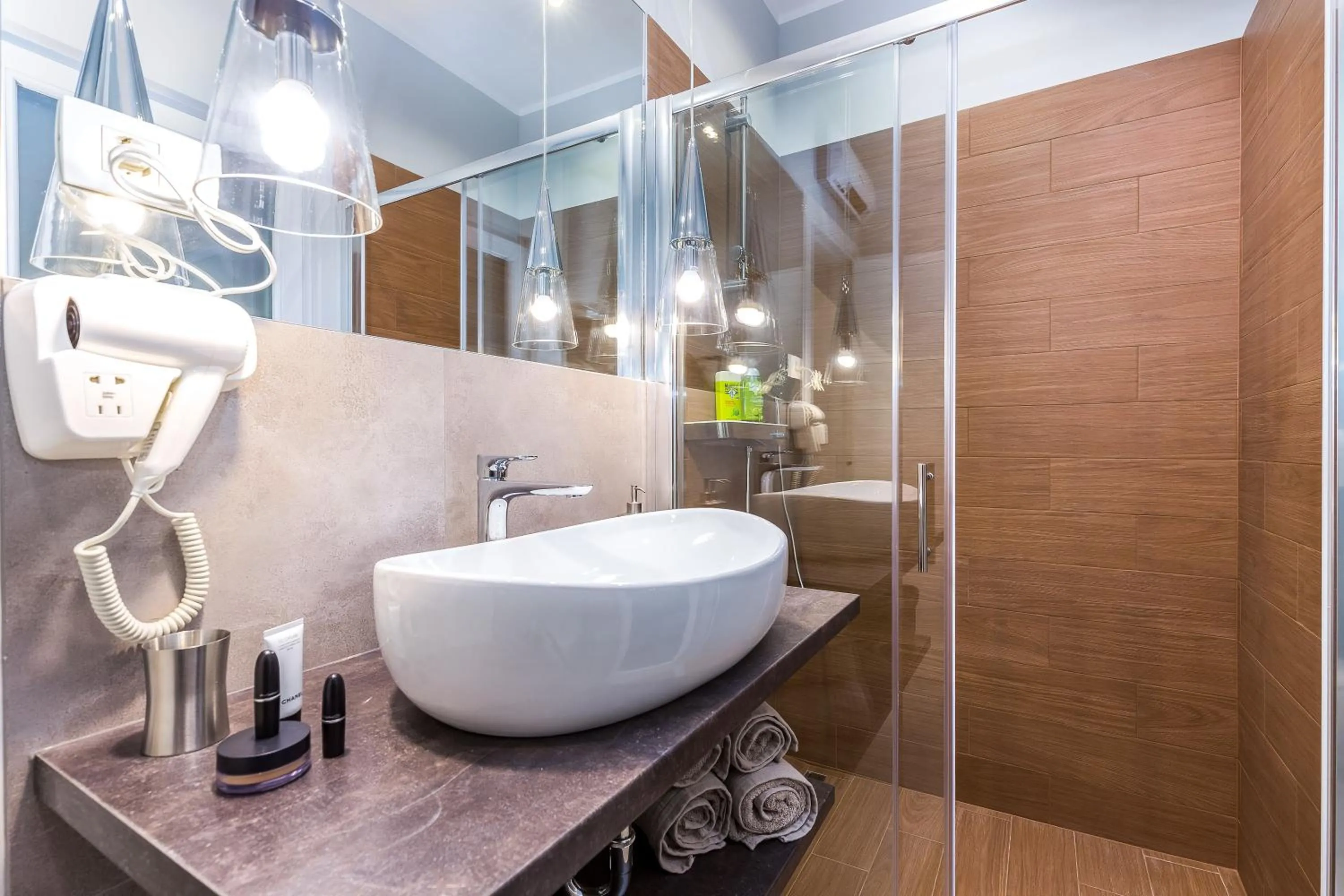 Bathroom in Number 1 Deluxe Apartments