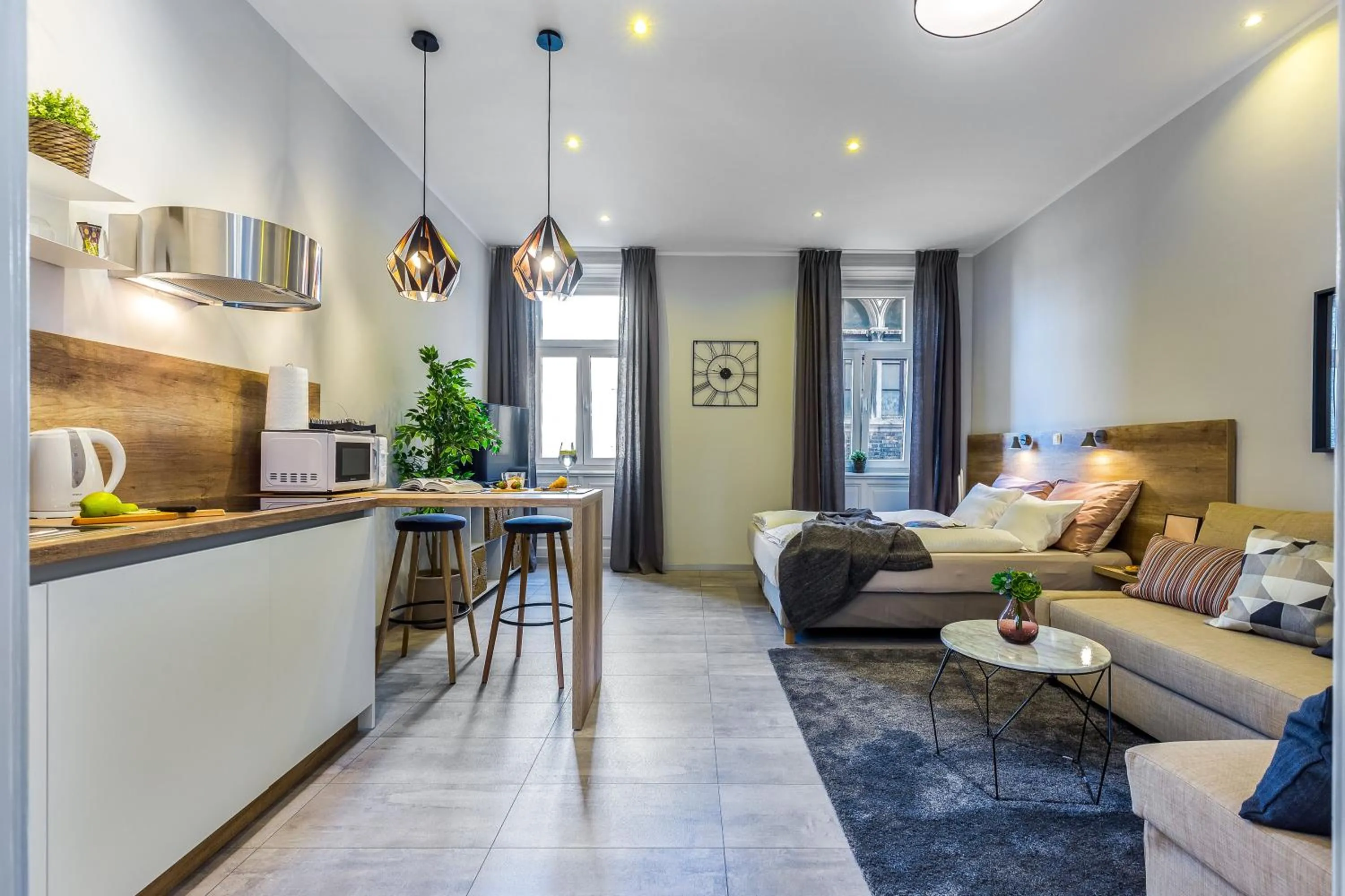TV and multimedia in Number 1 Deluxe Apartments