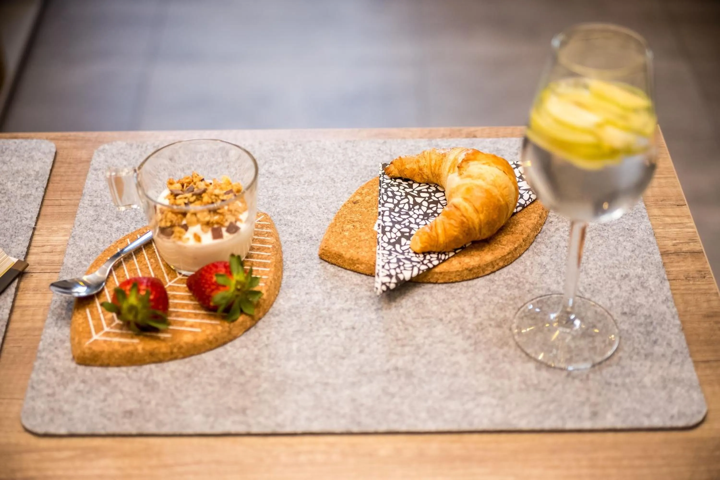 Food and drinks in Number 1 Deluxe Apartments