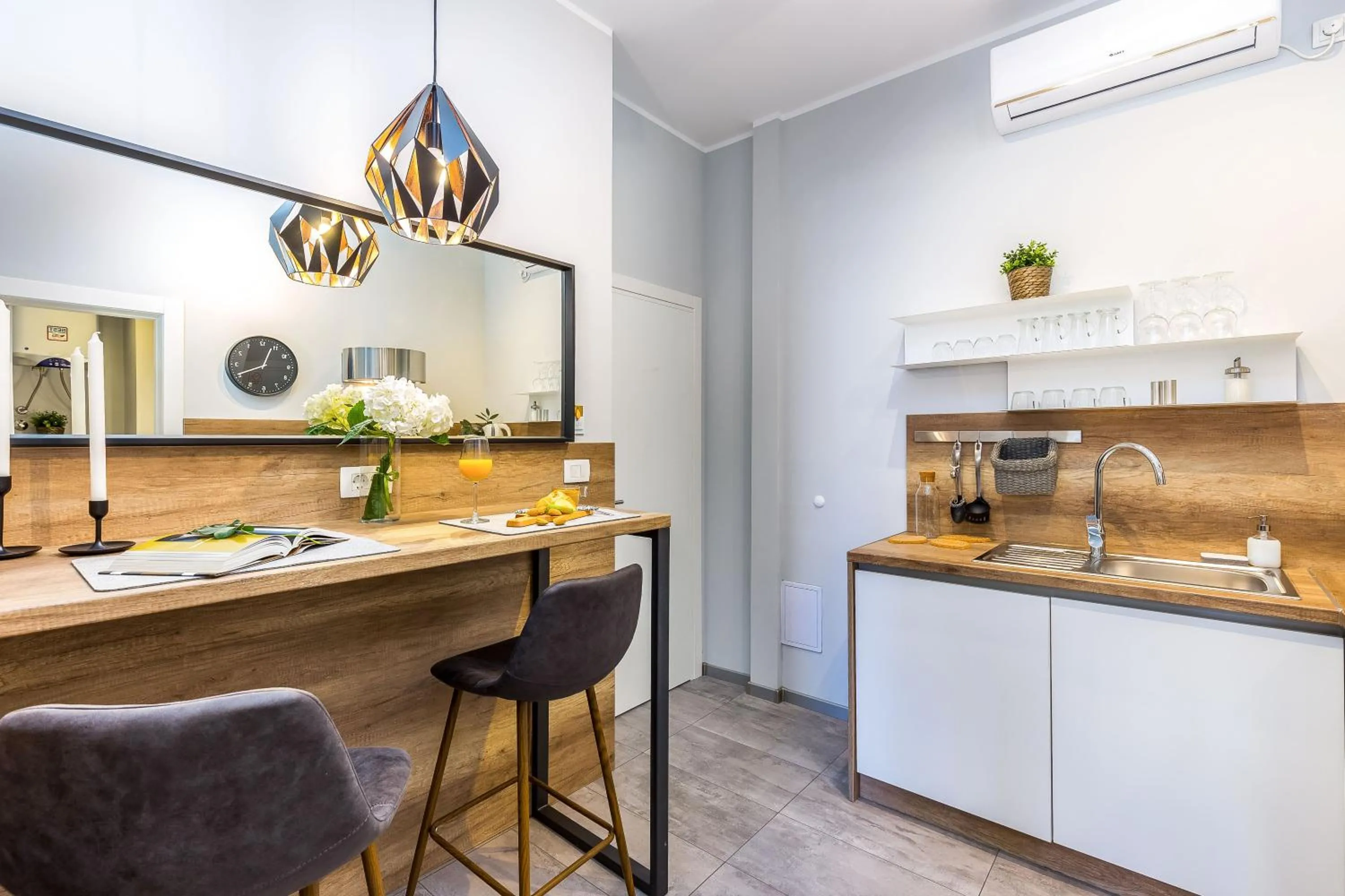 Kitchen or kitchenette in Number 1 Deluxe Apartments