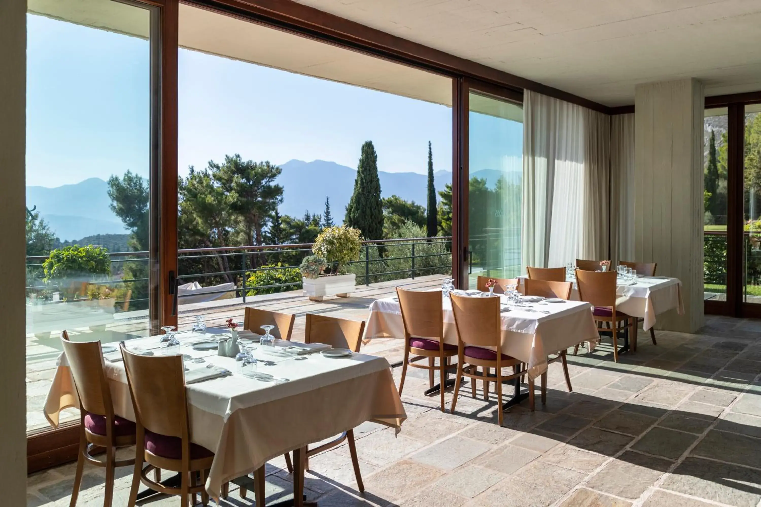 Restaurant/places to eat in Amalia Hotel Delphi Restaurant/places to eat in Amalia Hotel Delphi
