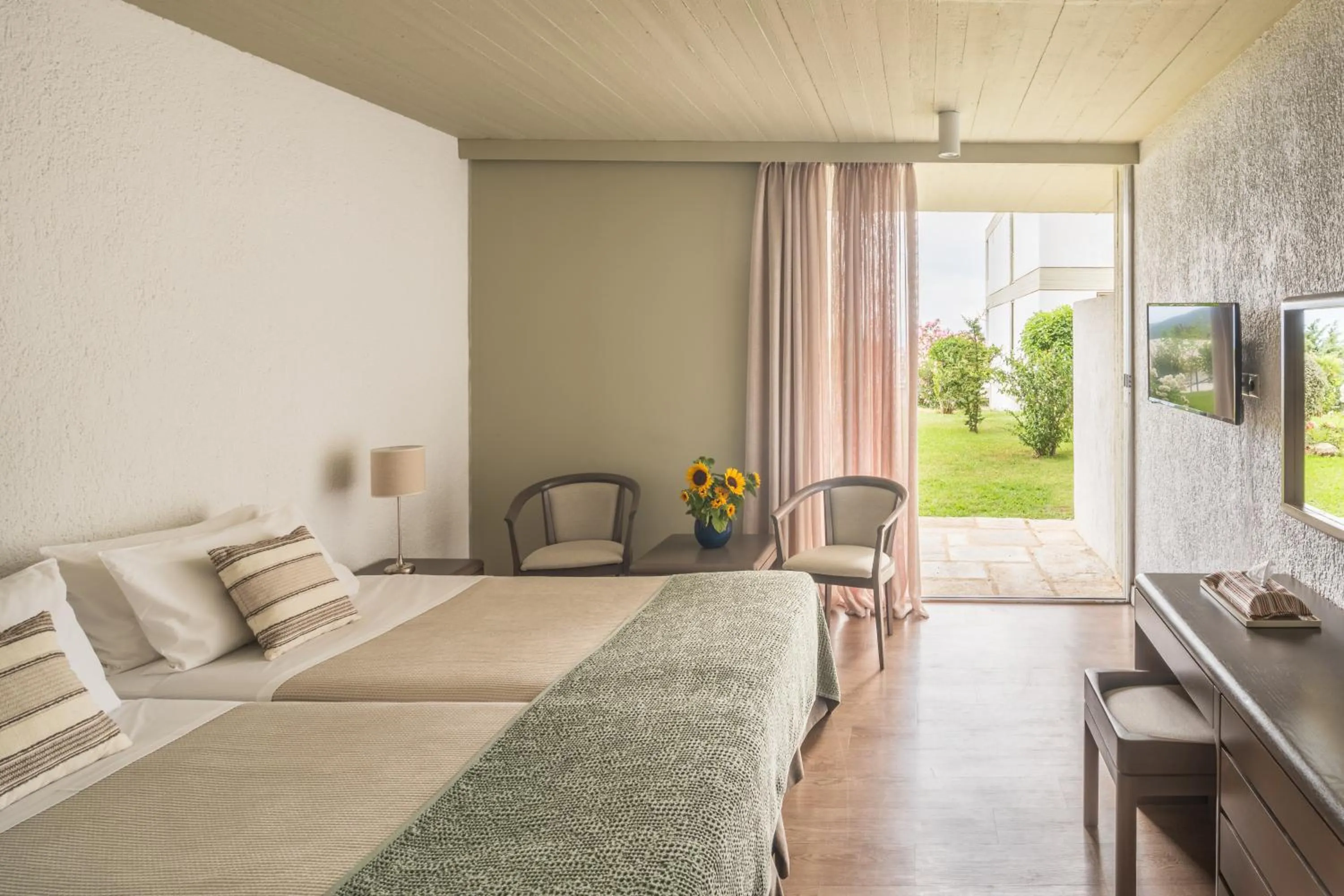 Bed in Amalia Hotel Delphi