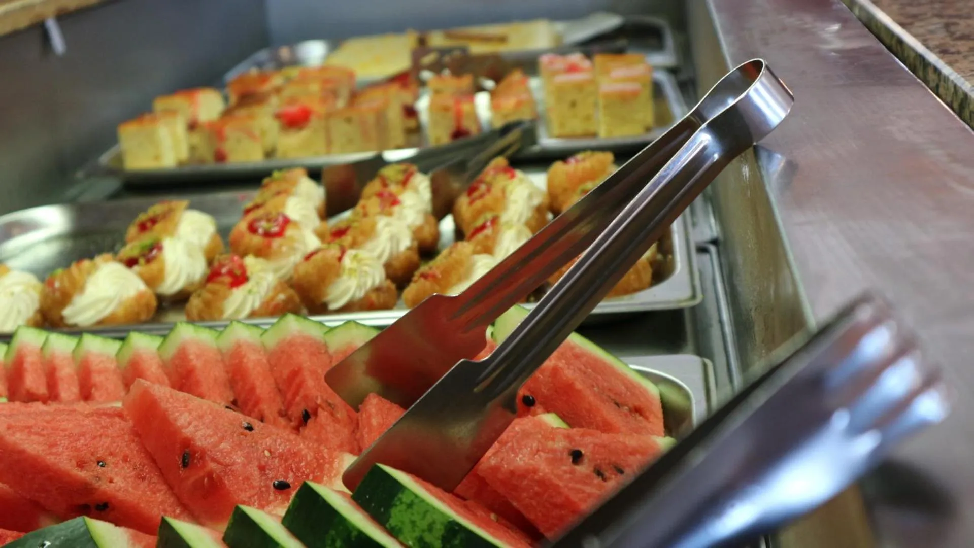 Restaurant/places to eat in Diogenis Blue Palace