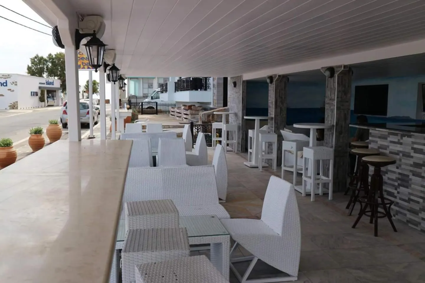 Restaurant/places to eat in Diogenis Blue Palace