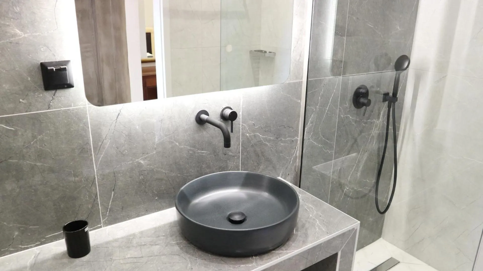 Toilet in Diogenis Blue Palace