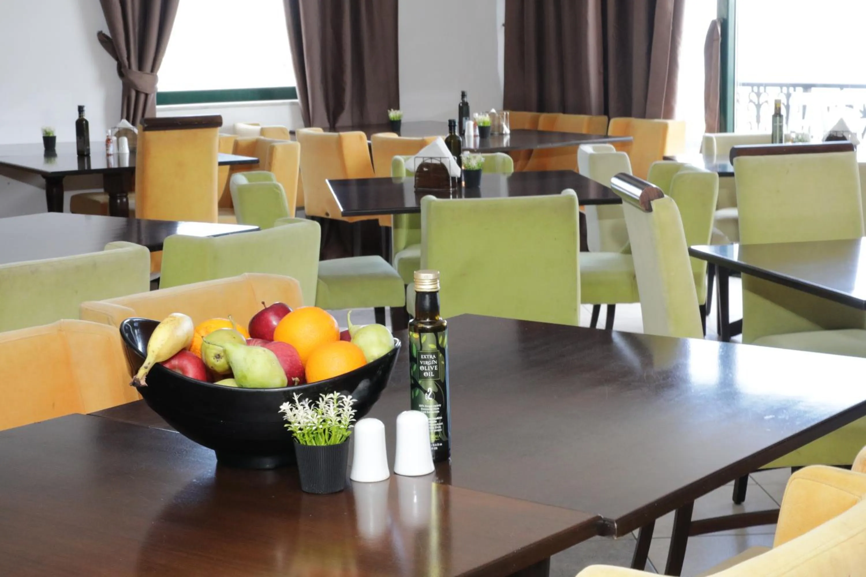 Restaurant/places to eat in Diogenis Blue Palace