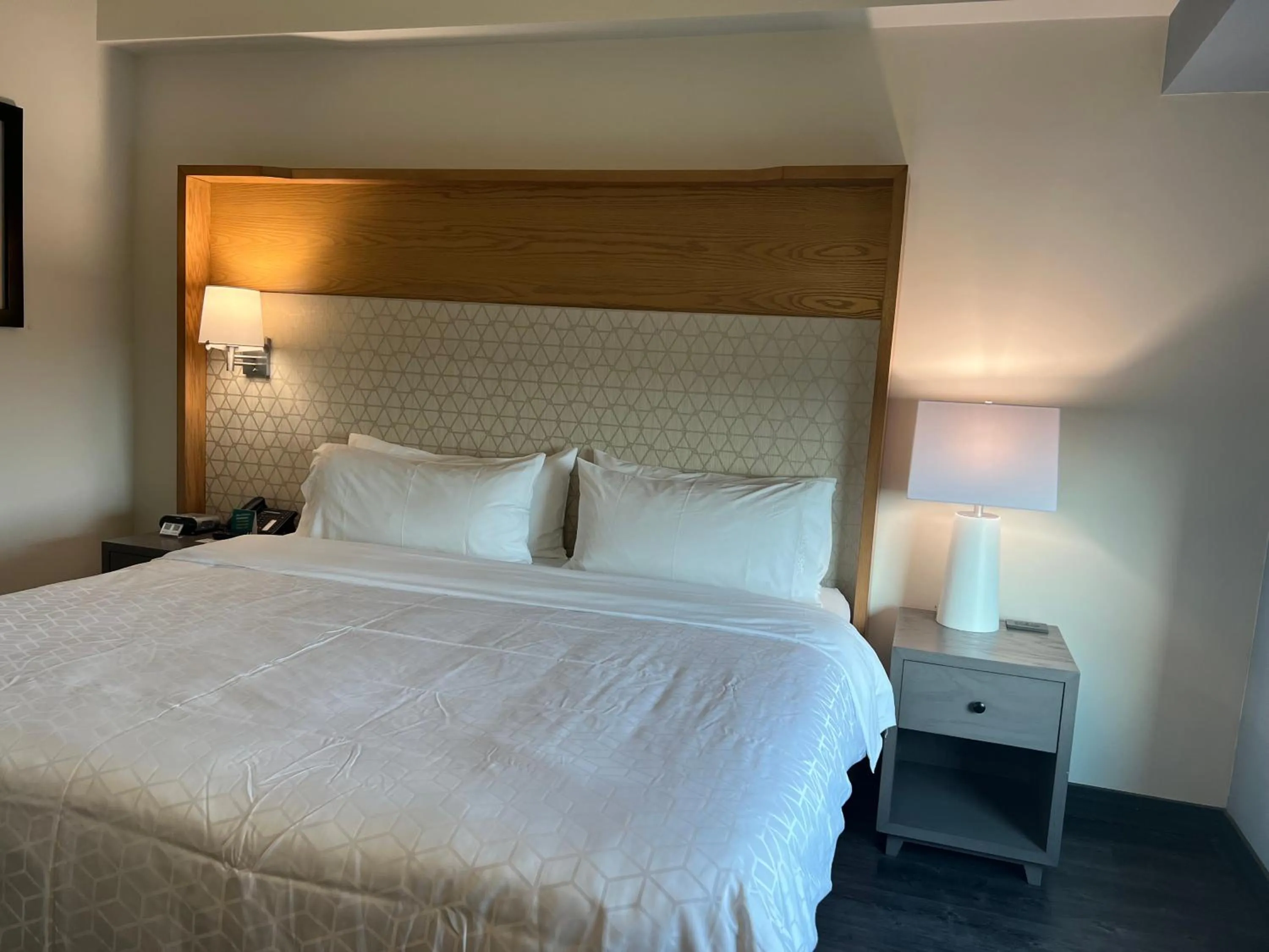 Bed in Holiday Inn Uruapan by IHG