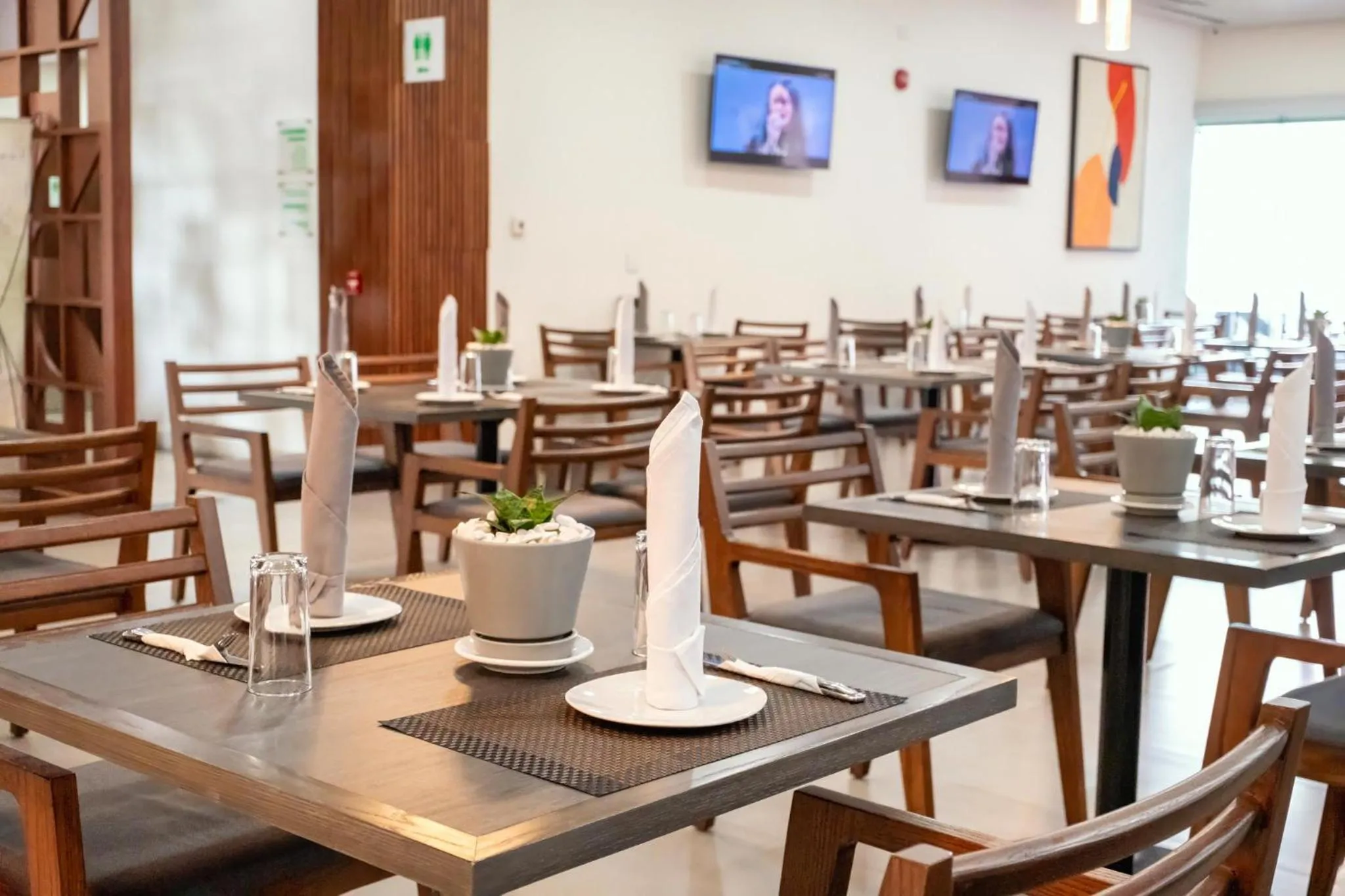 Restaurant/places to eat in Holiday Inn Uruapan by IHG