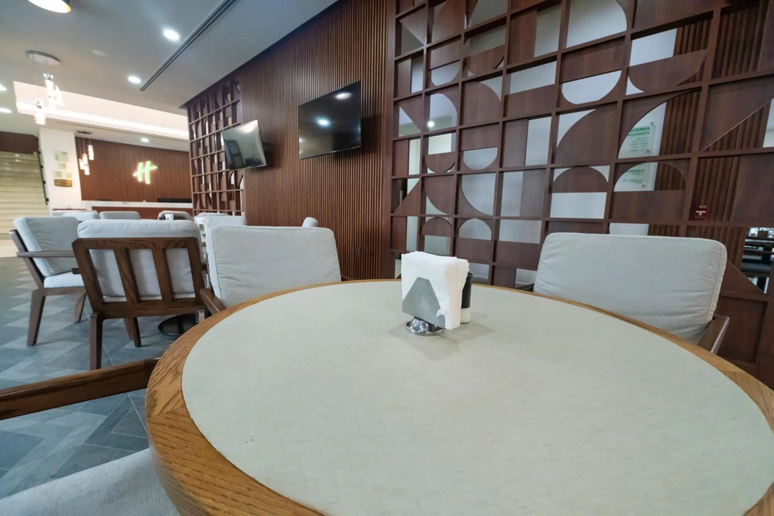 Living room in Holiday Inn Uruapan by IHG