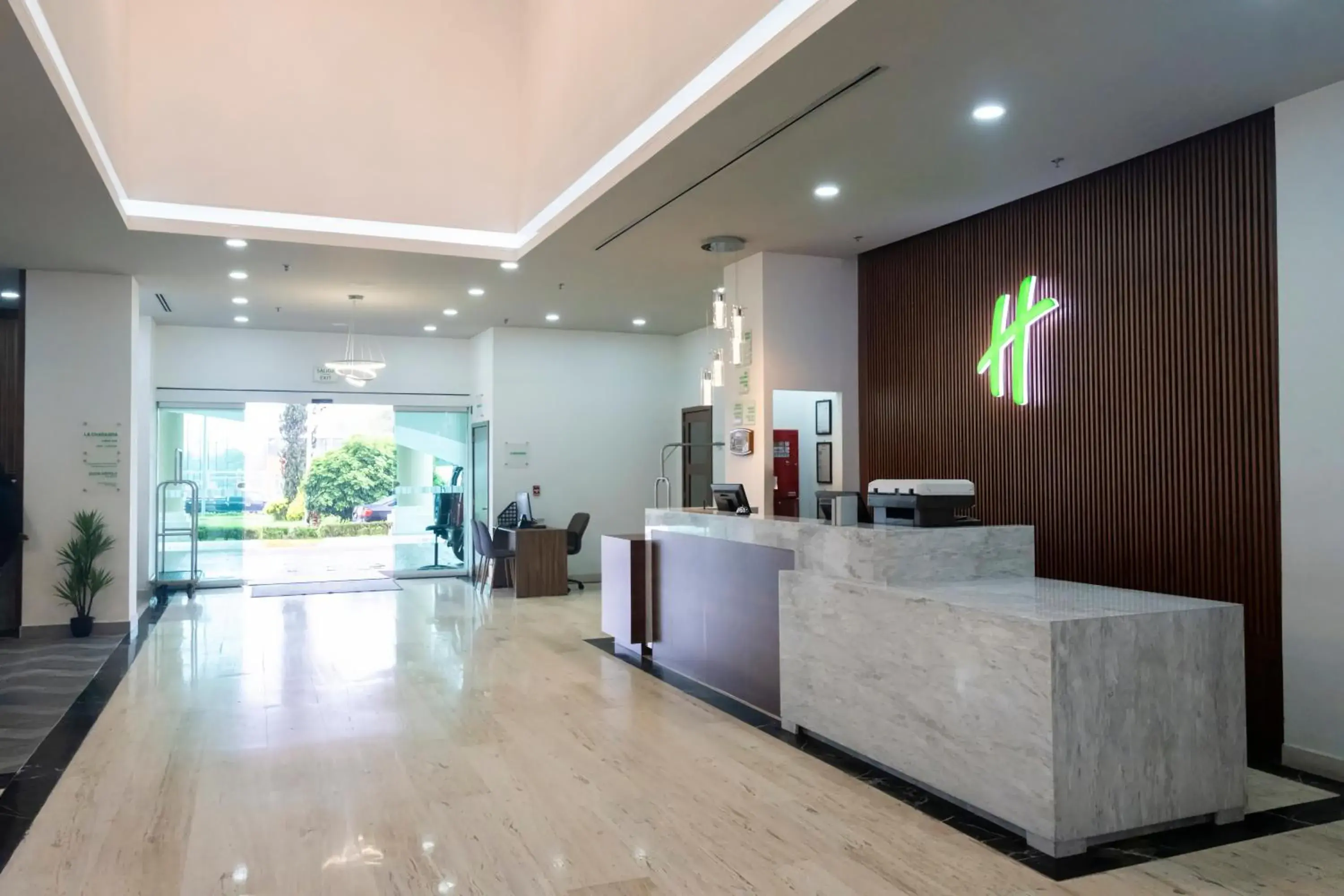 Lobby or reception in Holiday Inn Uruapan by IHG Lobby or reception in Holiday Inn Uruapan by IHG