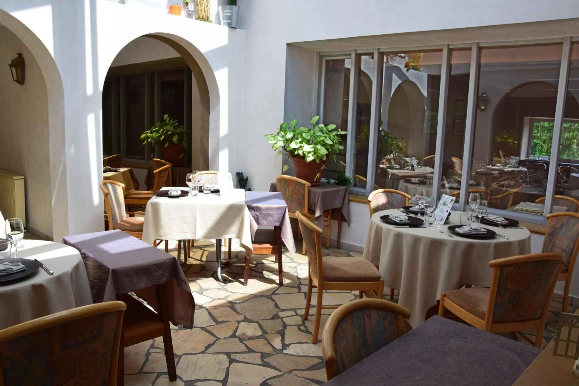 Restaurant/places to eat in Hotel le Chalet