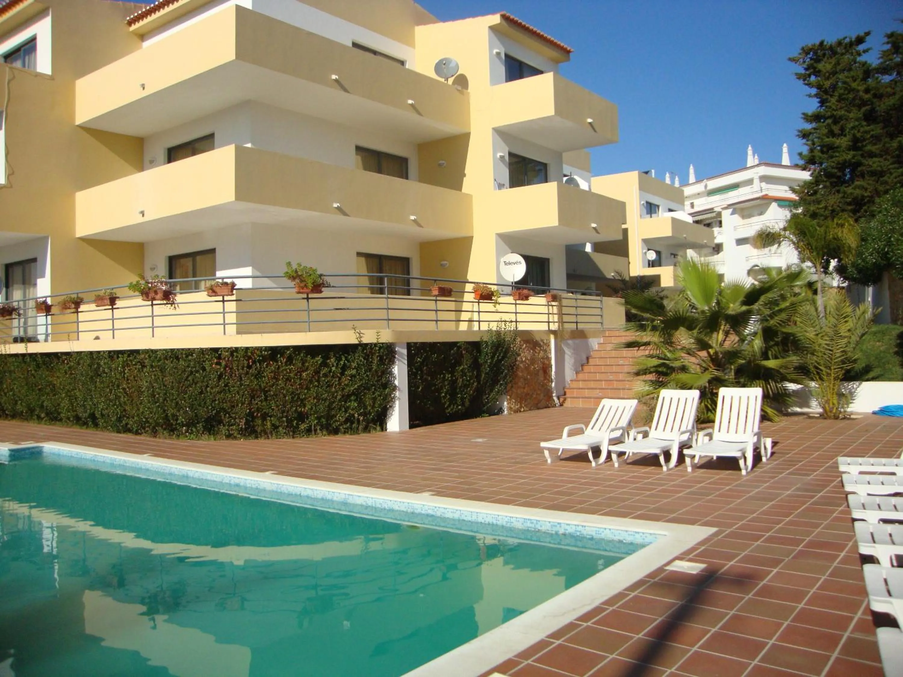 Swimming pool in Mantamar Apartamentos