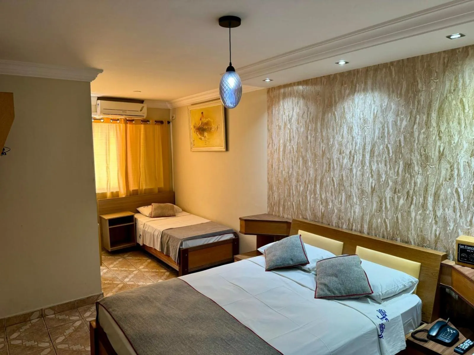 Bed in San Francisco Plazza Hotel