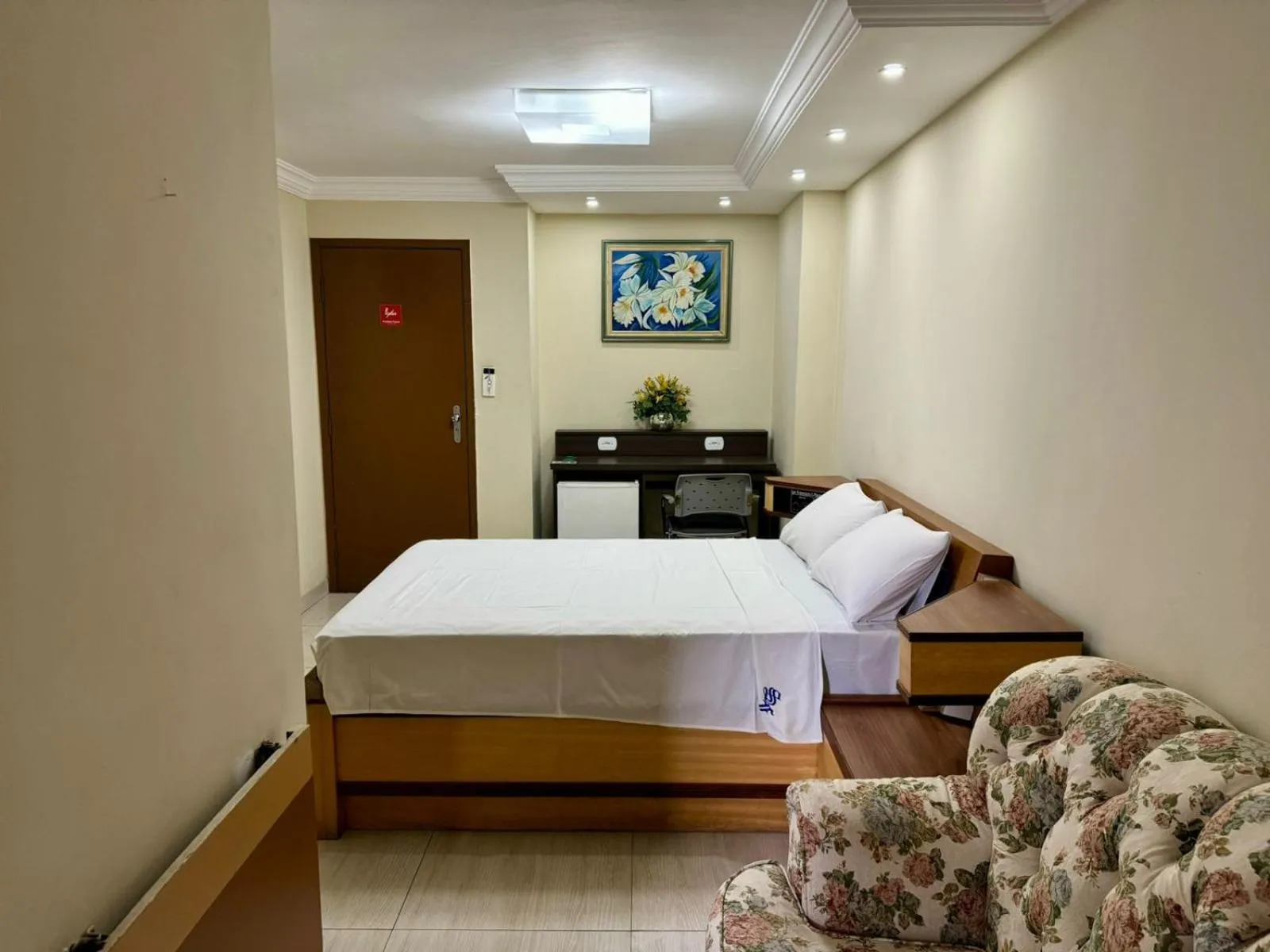 Bed in San Francisco Plazza Hotel