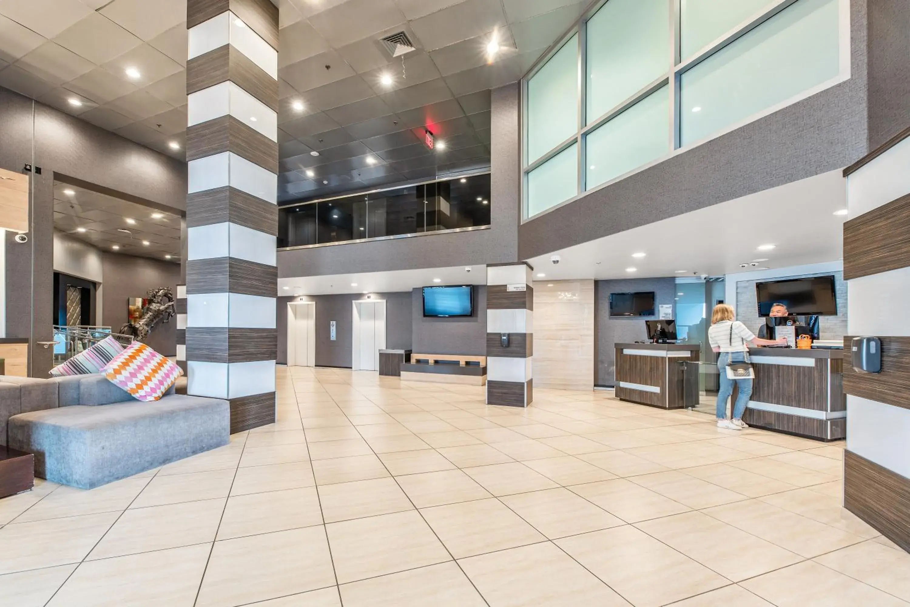 Lobby/Reception in Hotel Huntington Beach