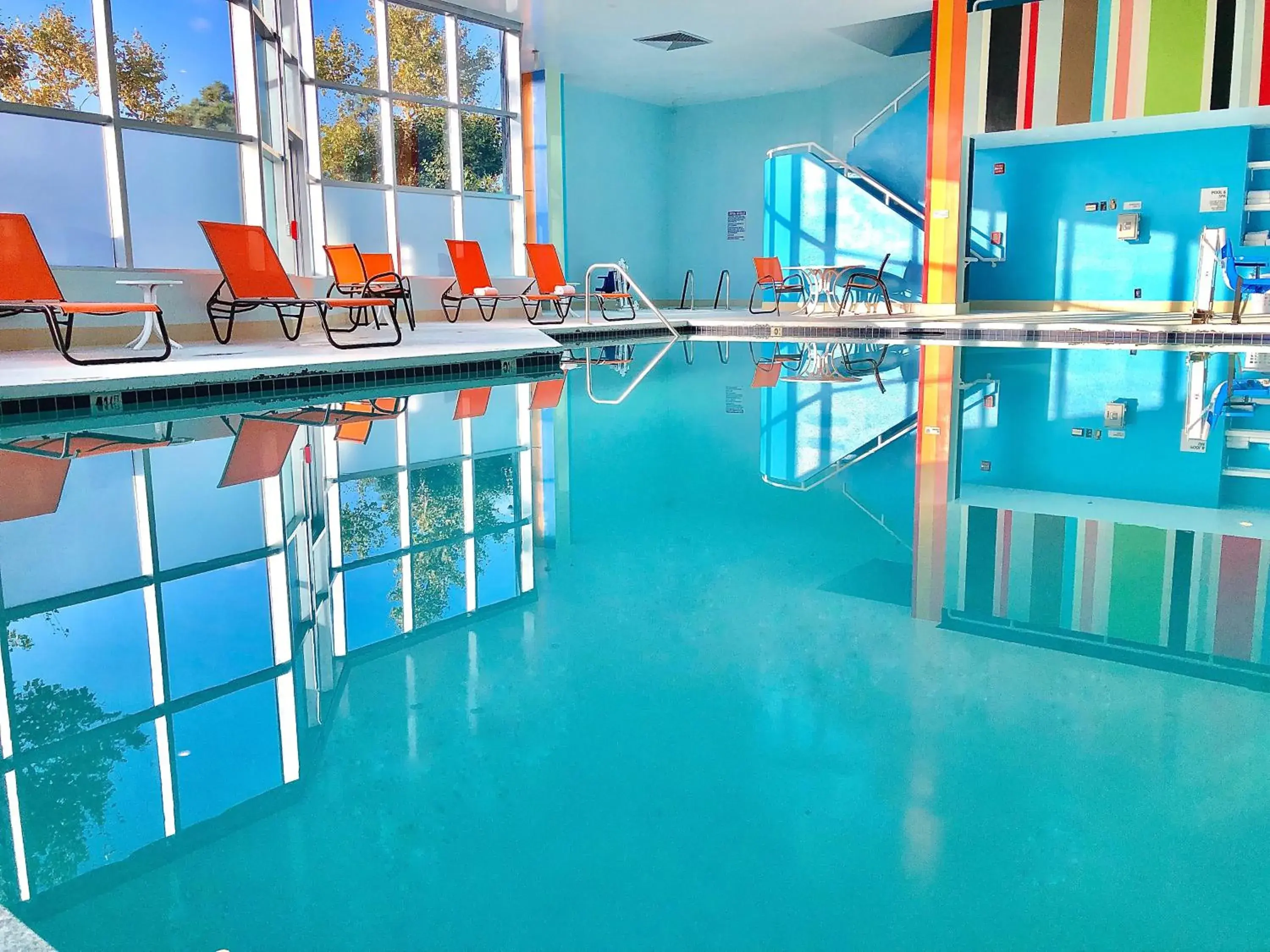 Swimming Pool in Hotel Huntington Beach