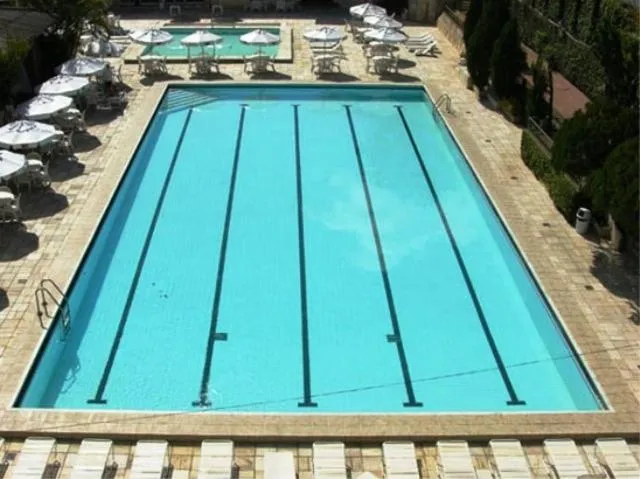 Swimming pool in Hotel Glória Resort & Convention