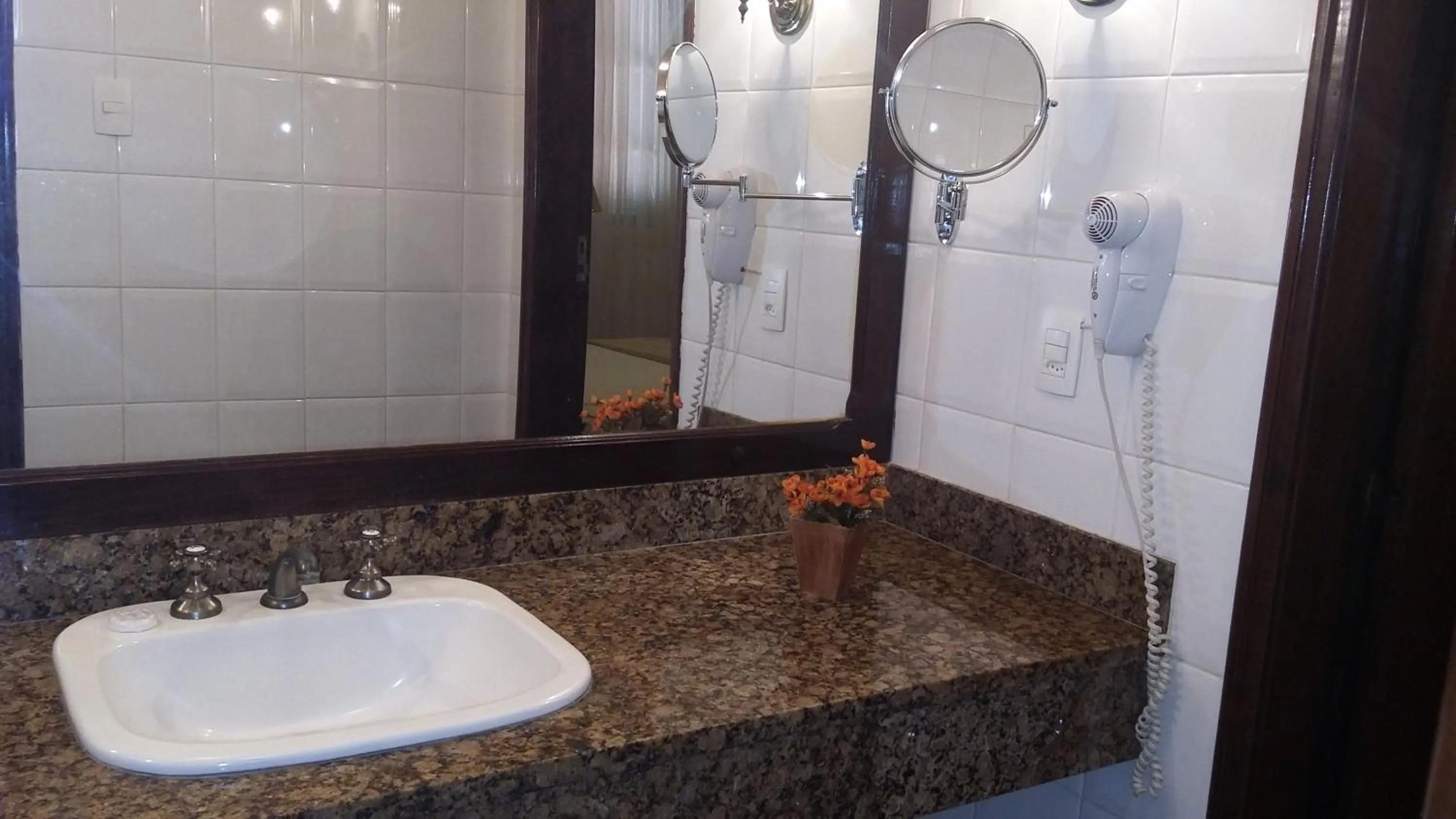 Bathroom in Hotel Glória Resort & Convention