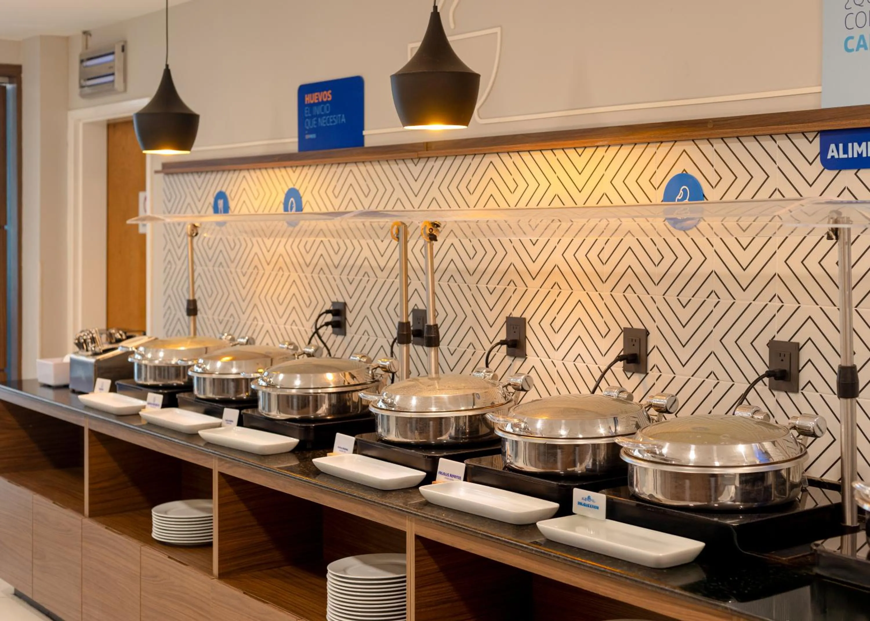 Food and drinks in Holiday Inn Express Tapachula by IHG