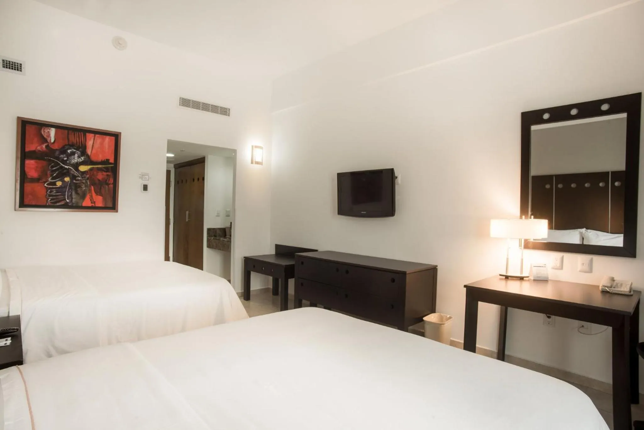Photo of the whole room, Bed in Holiday Inn Express Tapachula by IHG