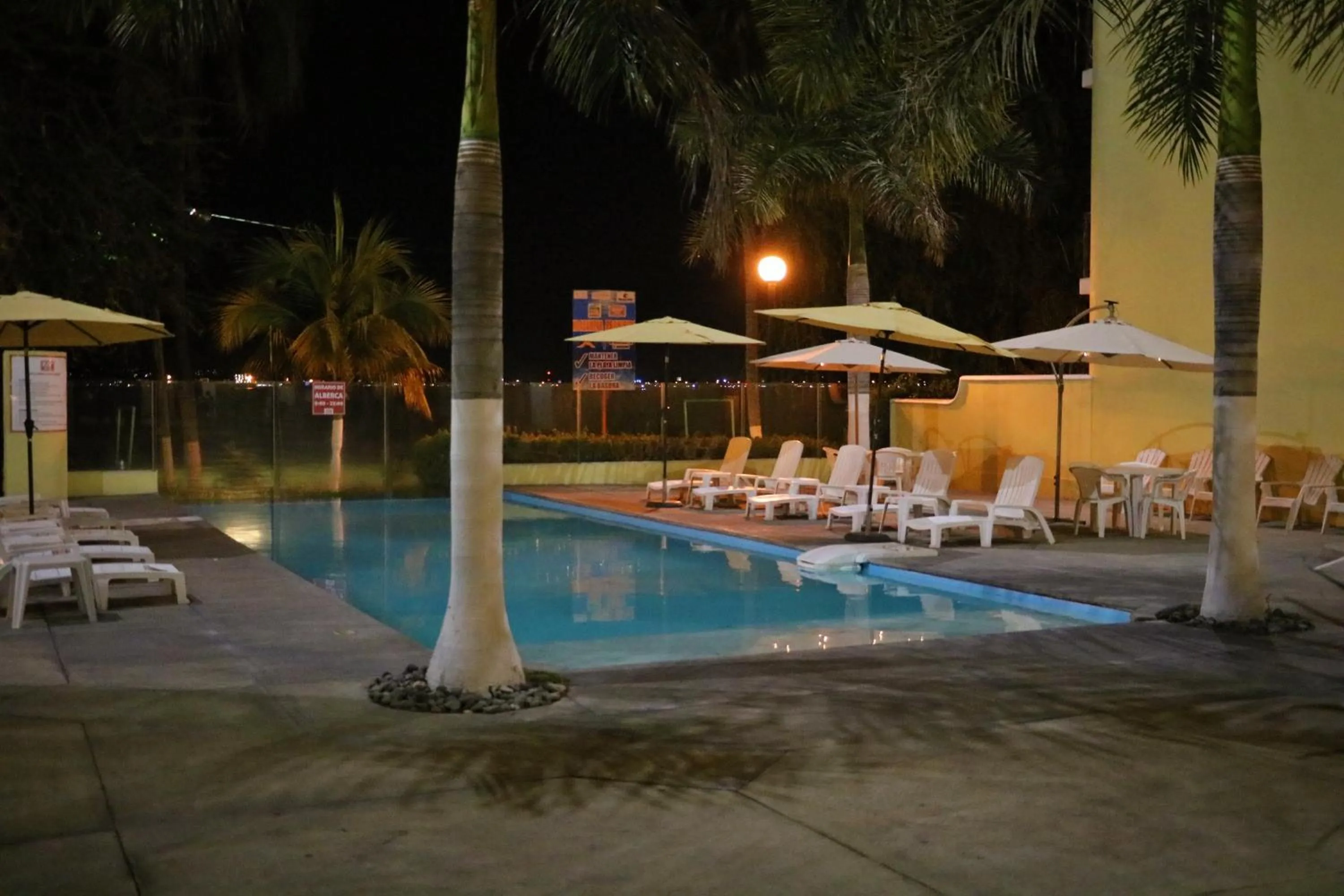 Swimming pool in Zar Manzanillo