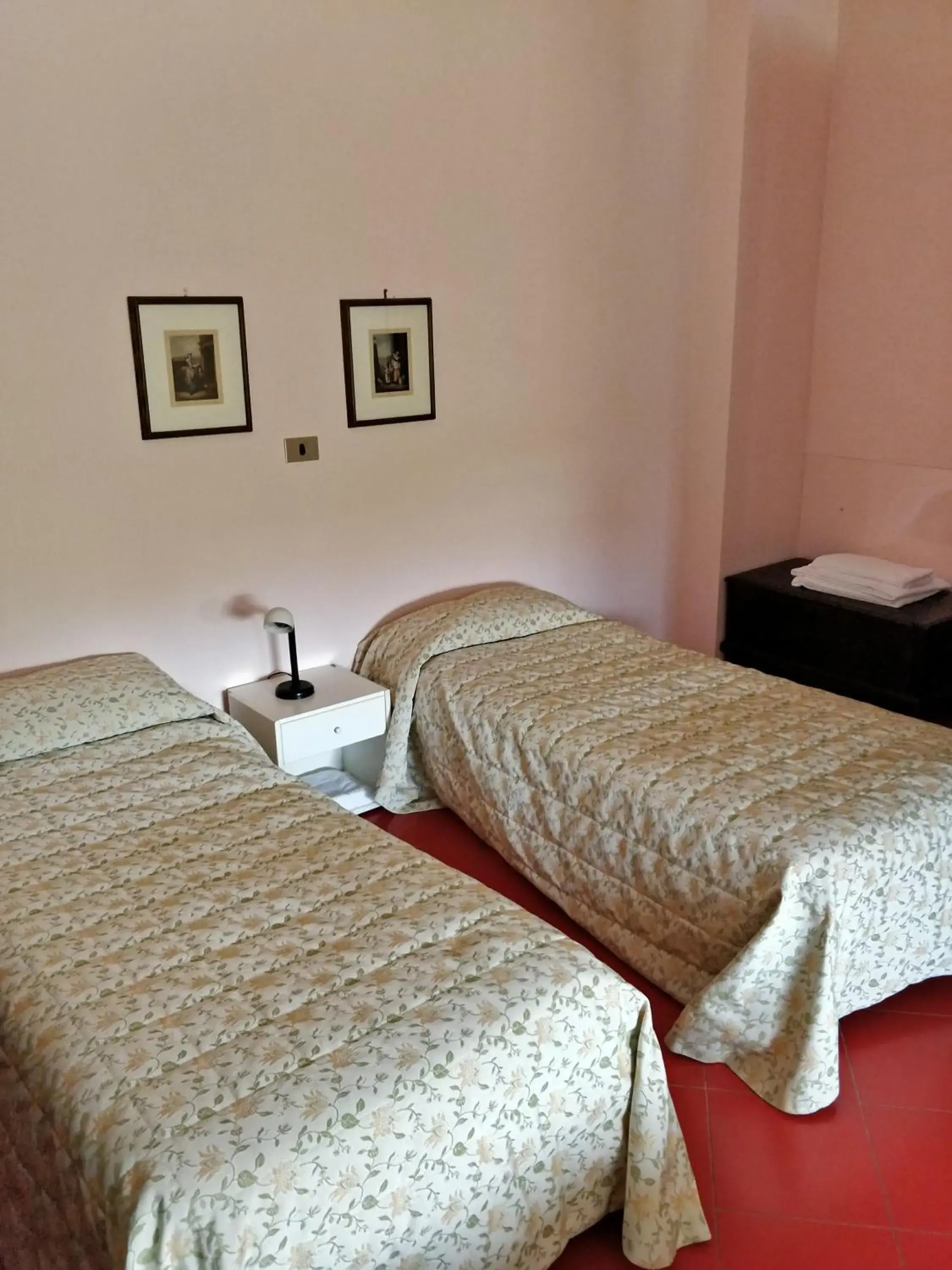 Quadruple Room in Hotel Barolo Classico Quadruple Room in Hotel Barolo Classico