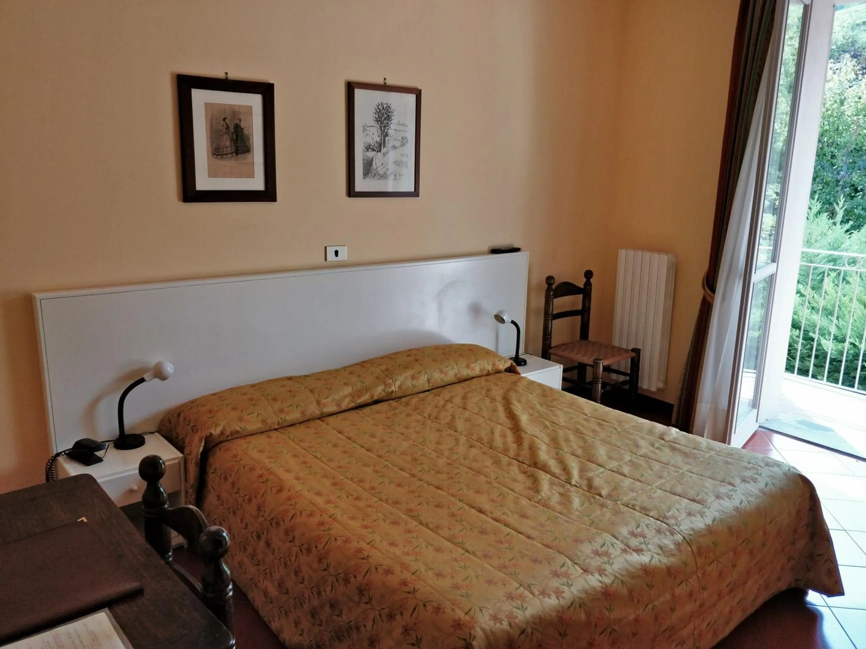 Bed in Hotel Barolo Classico