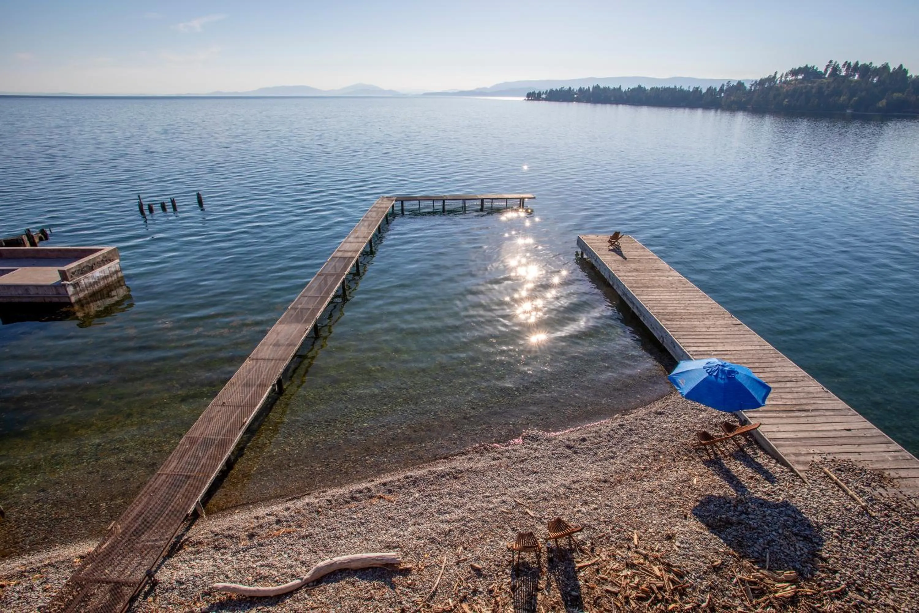 Restaurant/places to eat in The Islander Inn