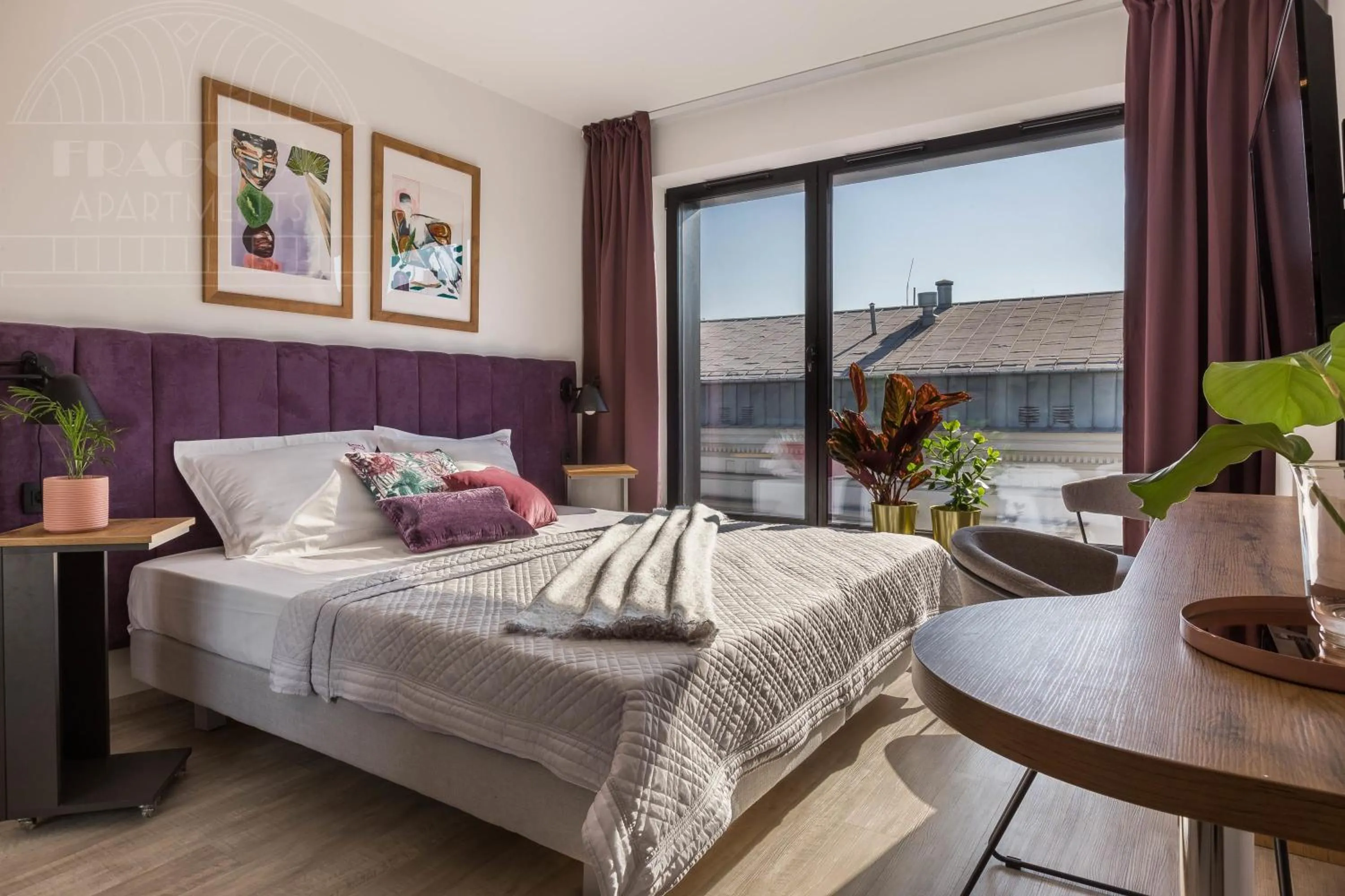 Other, Bed in Modern View of Planty Park