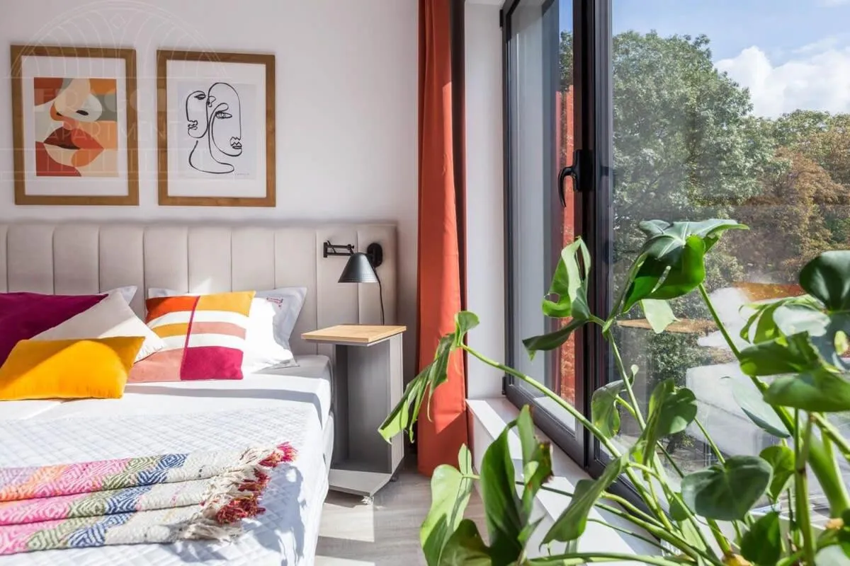 Other, Bed in Modern View of Planty Park