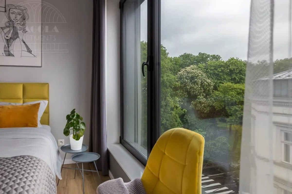 Other, Bed in Modern View of Planty Park