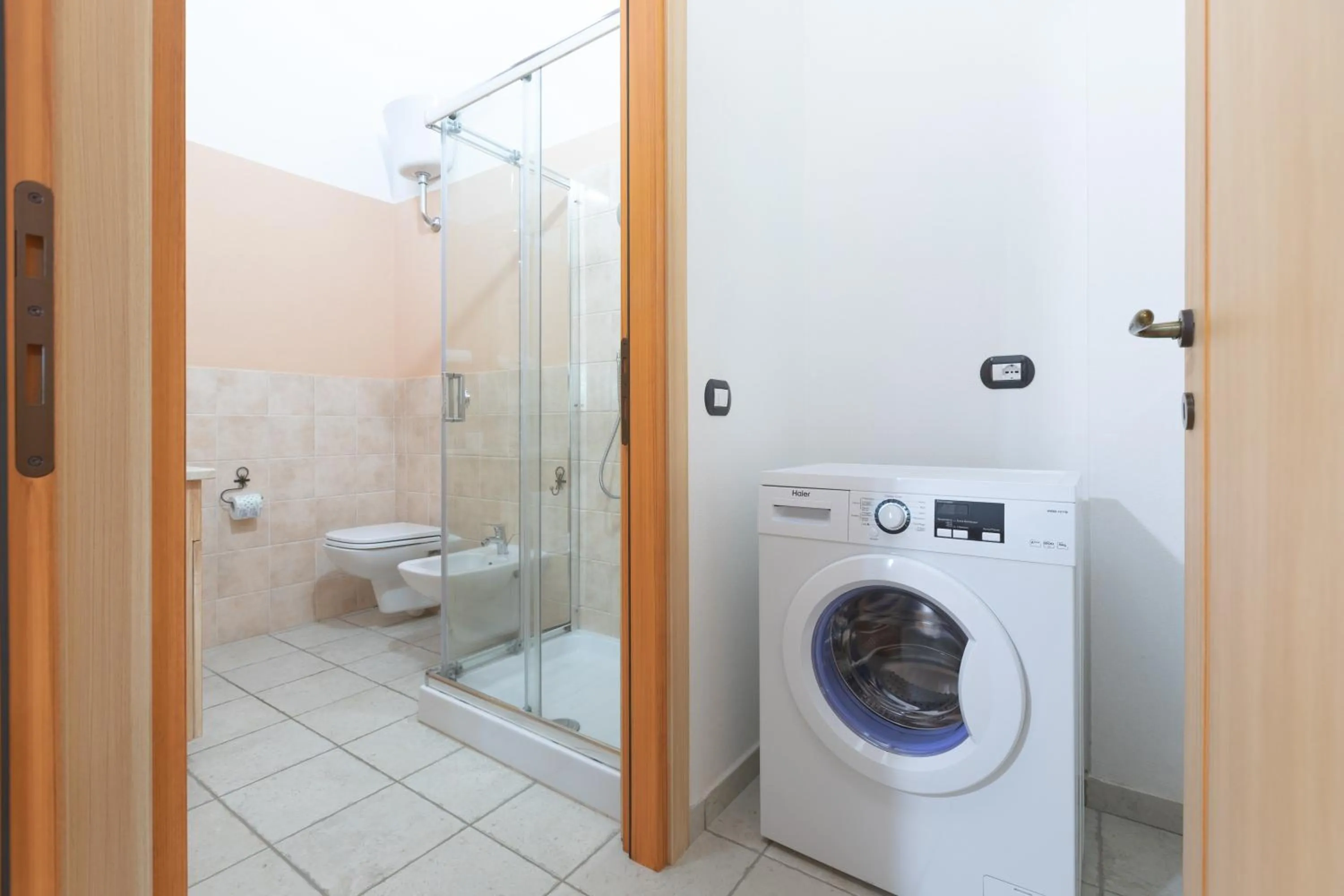 Toilet in Sole d'Estate Agriresidence