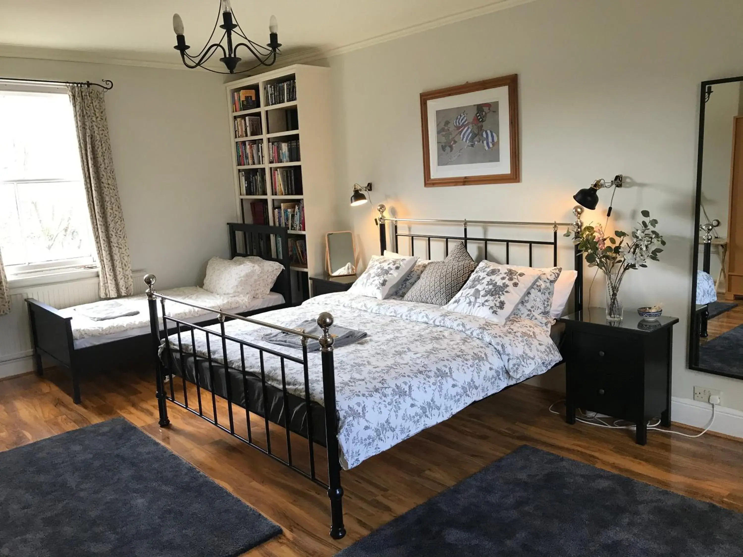 Triple Room with Private Bathroom - single occupancy in The Hollies Triple Room with Private Bathroom - single occupancy in The Hollies